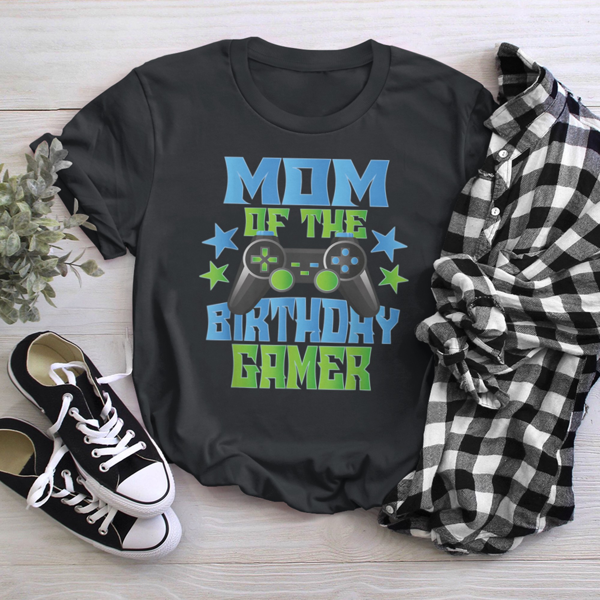 Mom Of The Birthday Gamer And B-day Party t-shirt black