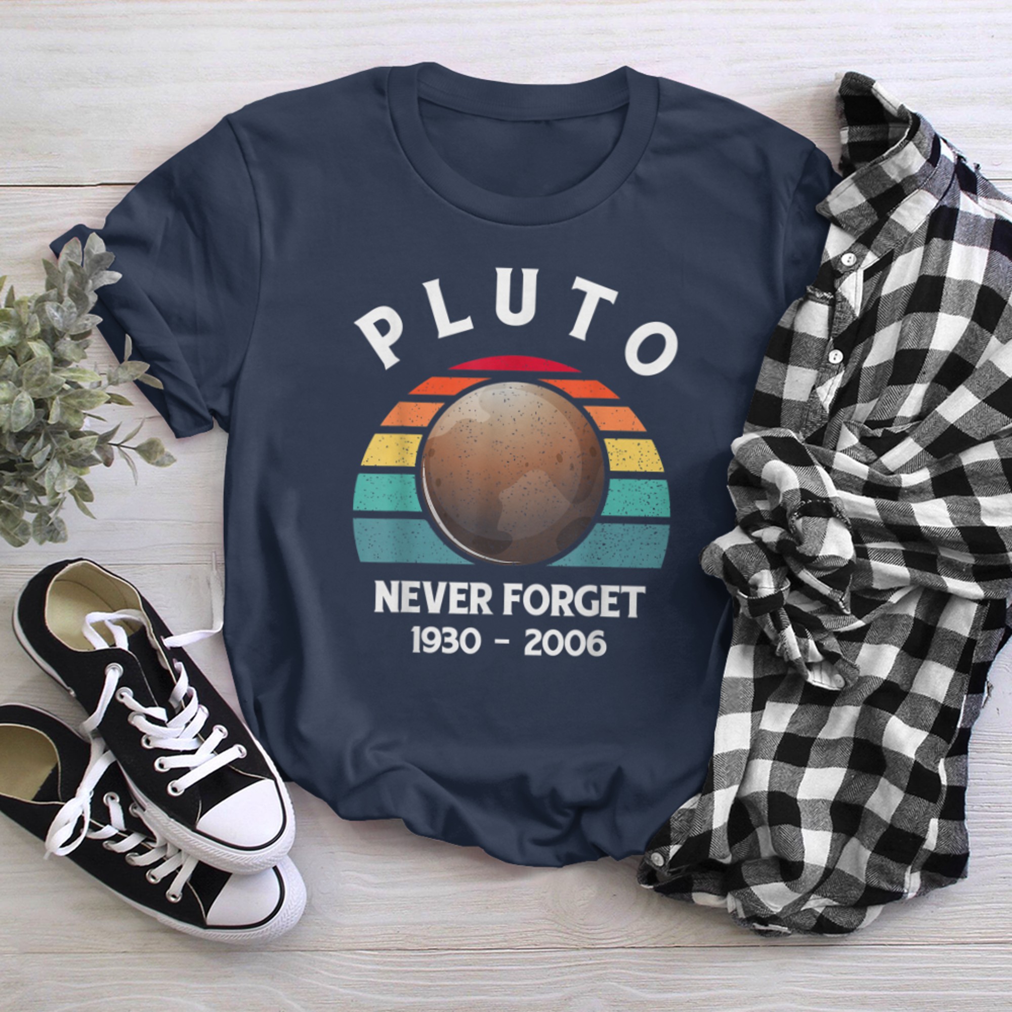 Pluto Never Forget Funny Science Geek & Space (1) t-shirt black