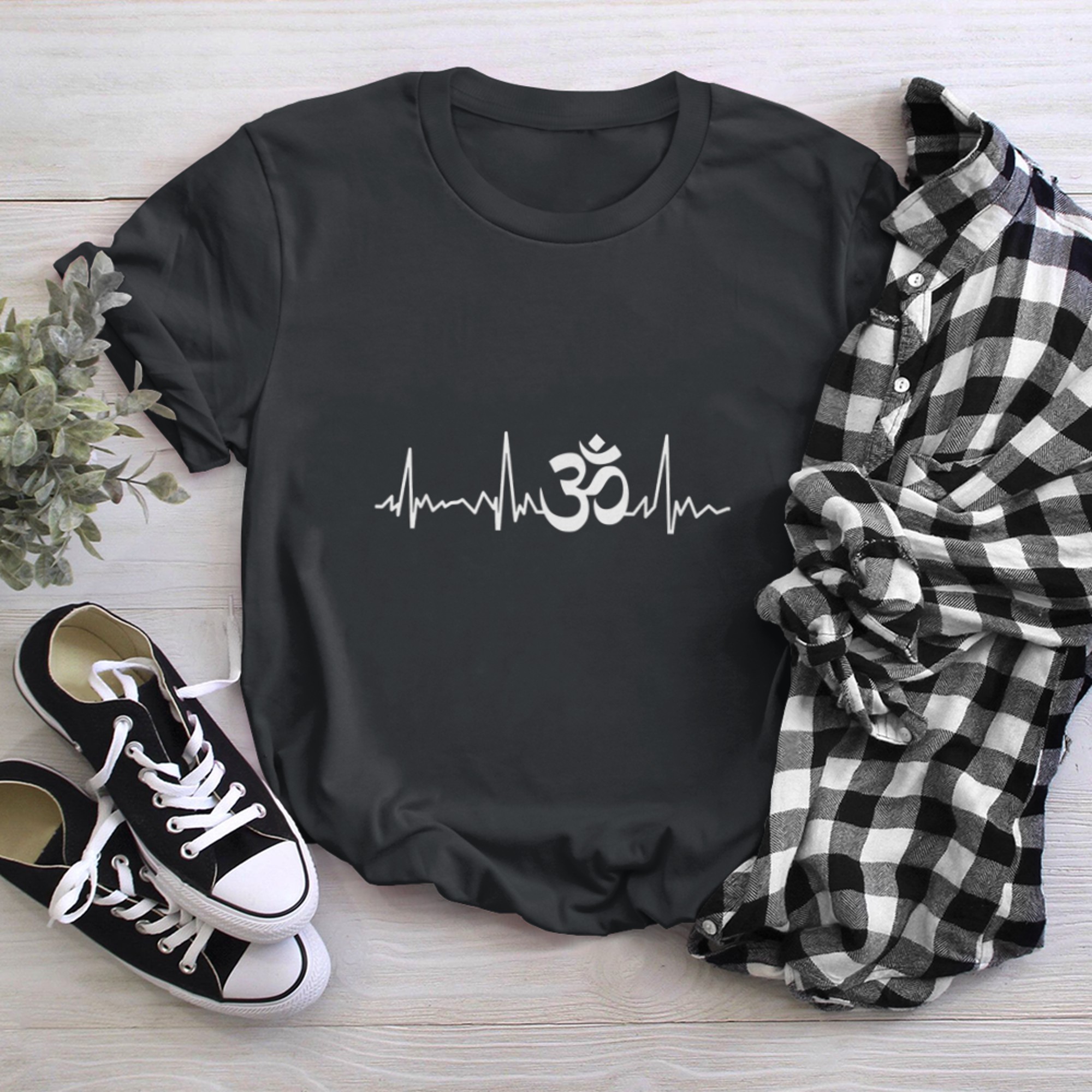 Heartbeat Om Symbol Ohm Yoga Meditation Inspiration t-shirt black