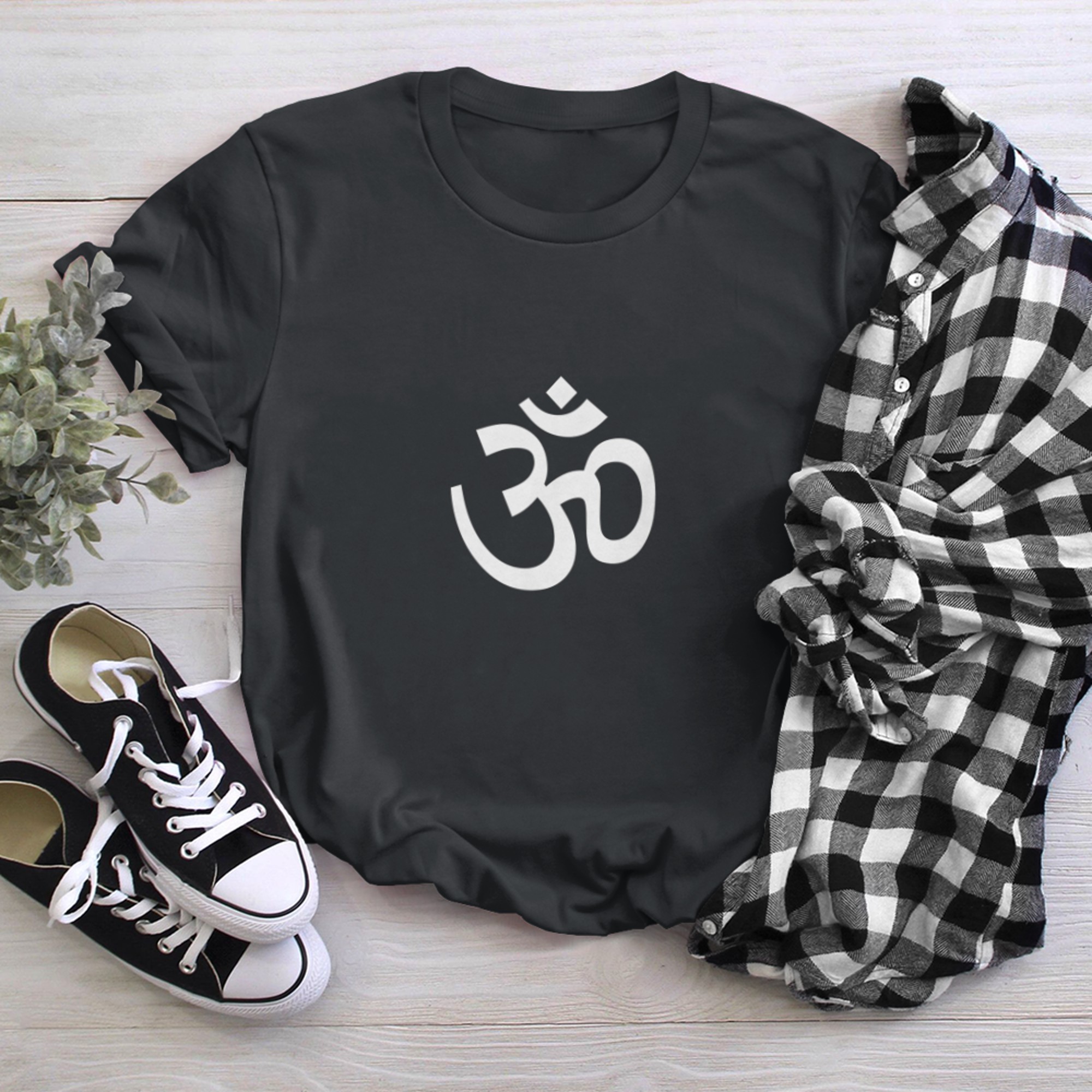 Om Buddhist symbol yoga outfit t-shirt black