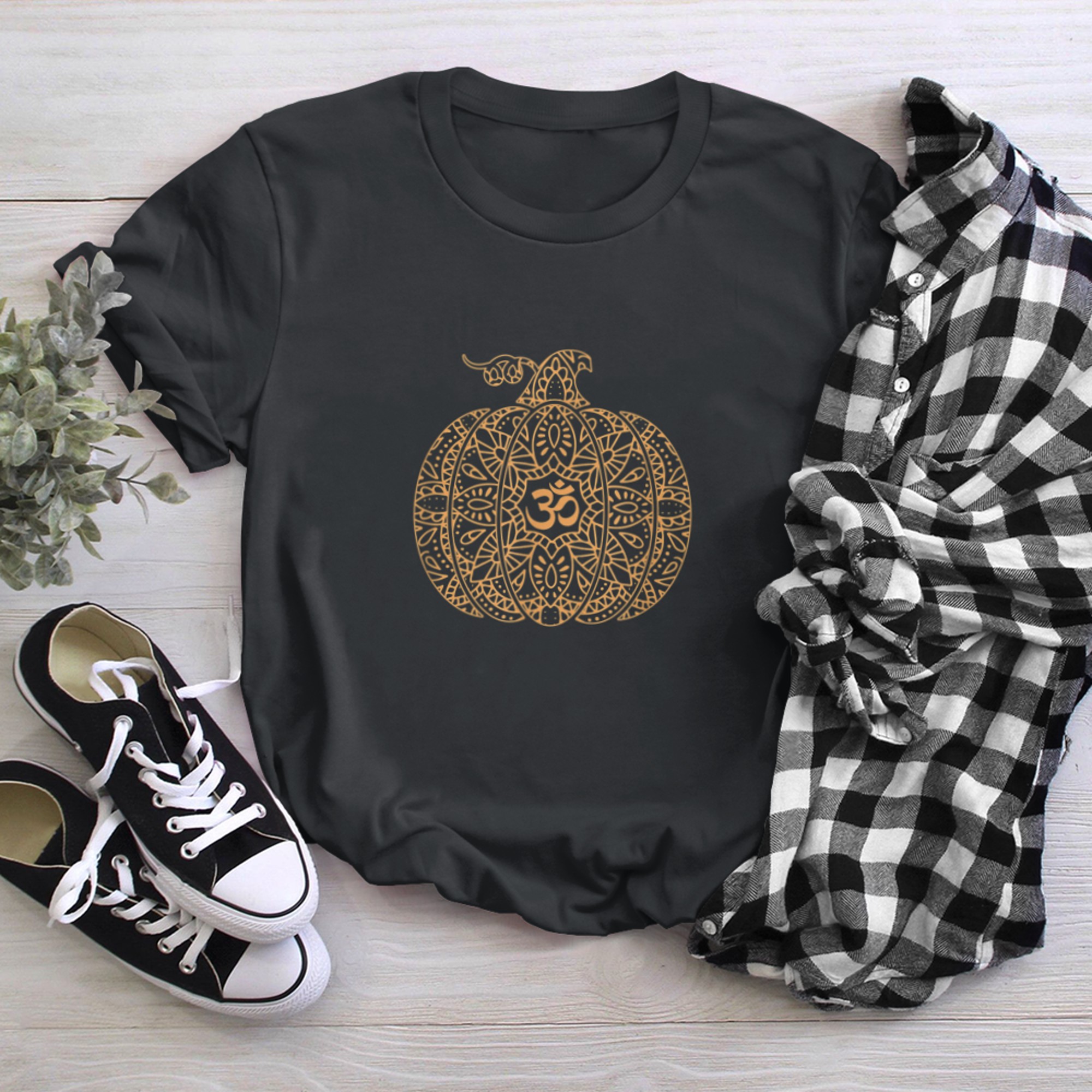 Om Symbol Mandala - Yoga Halloween Pumpkin t-shirt black