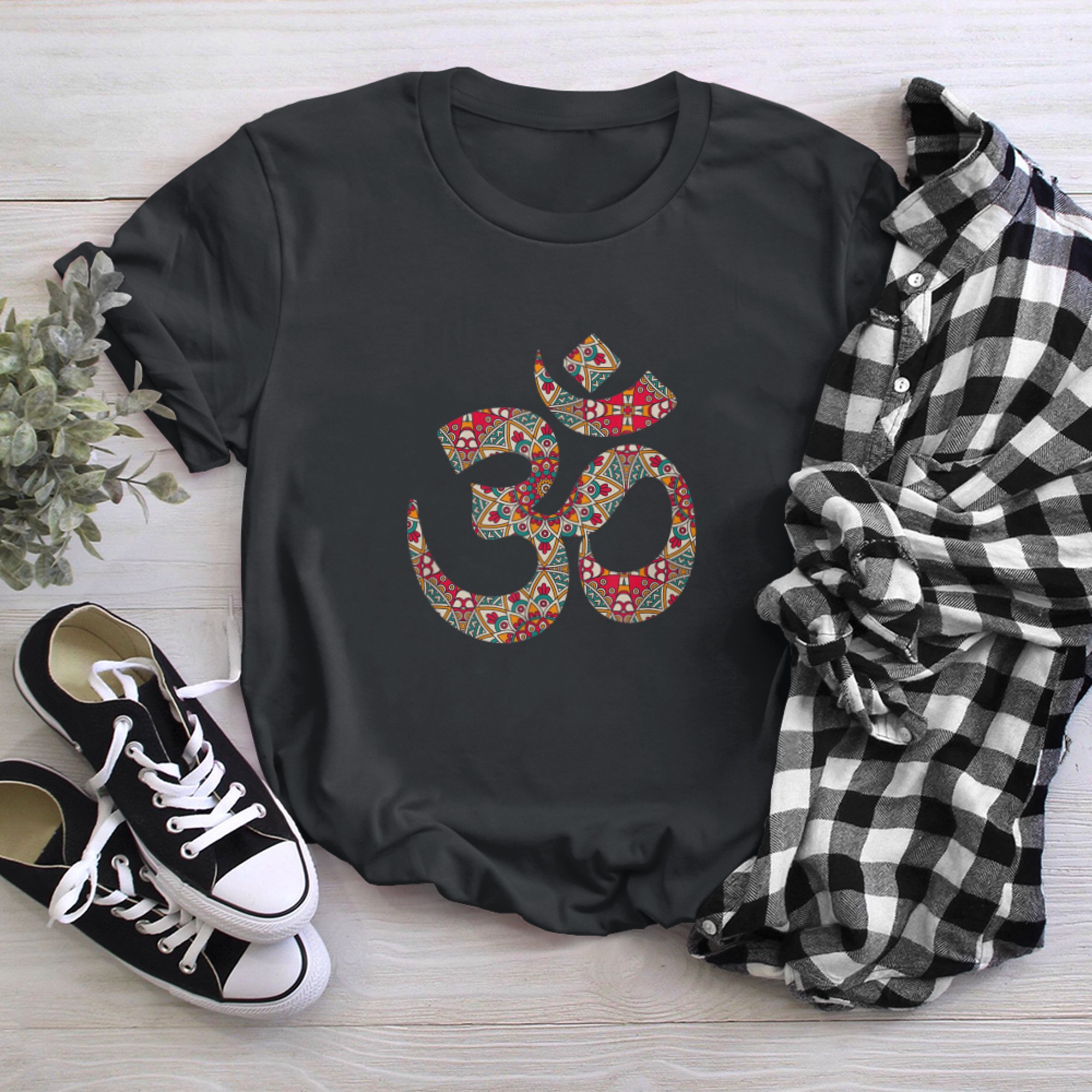 OM Symbol or AUM in Beautiful Yoga MANDALA Pattern t-shirt black