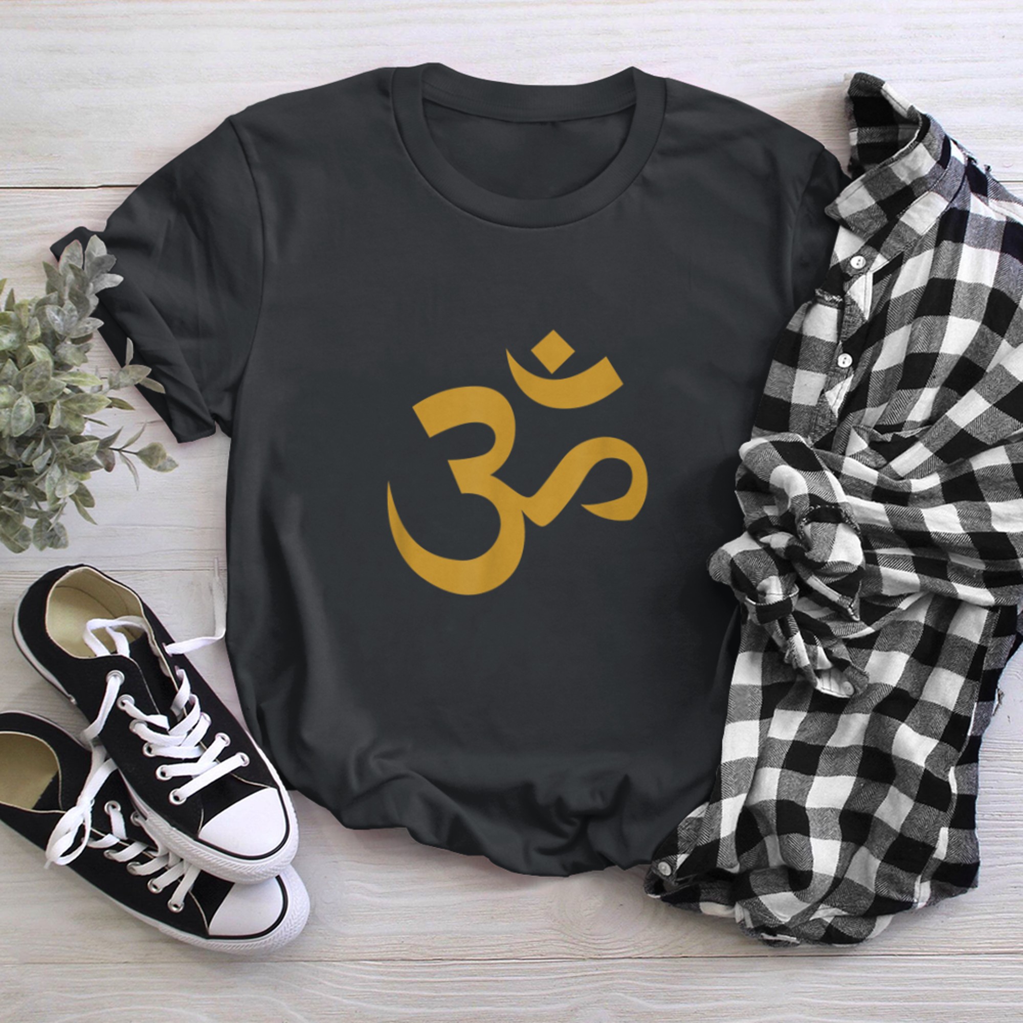 Om Yoga Aum Ohm Hindu Meditation Symbol (2) t-shirt black