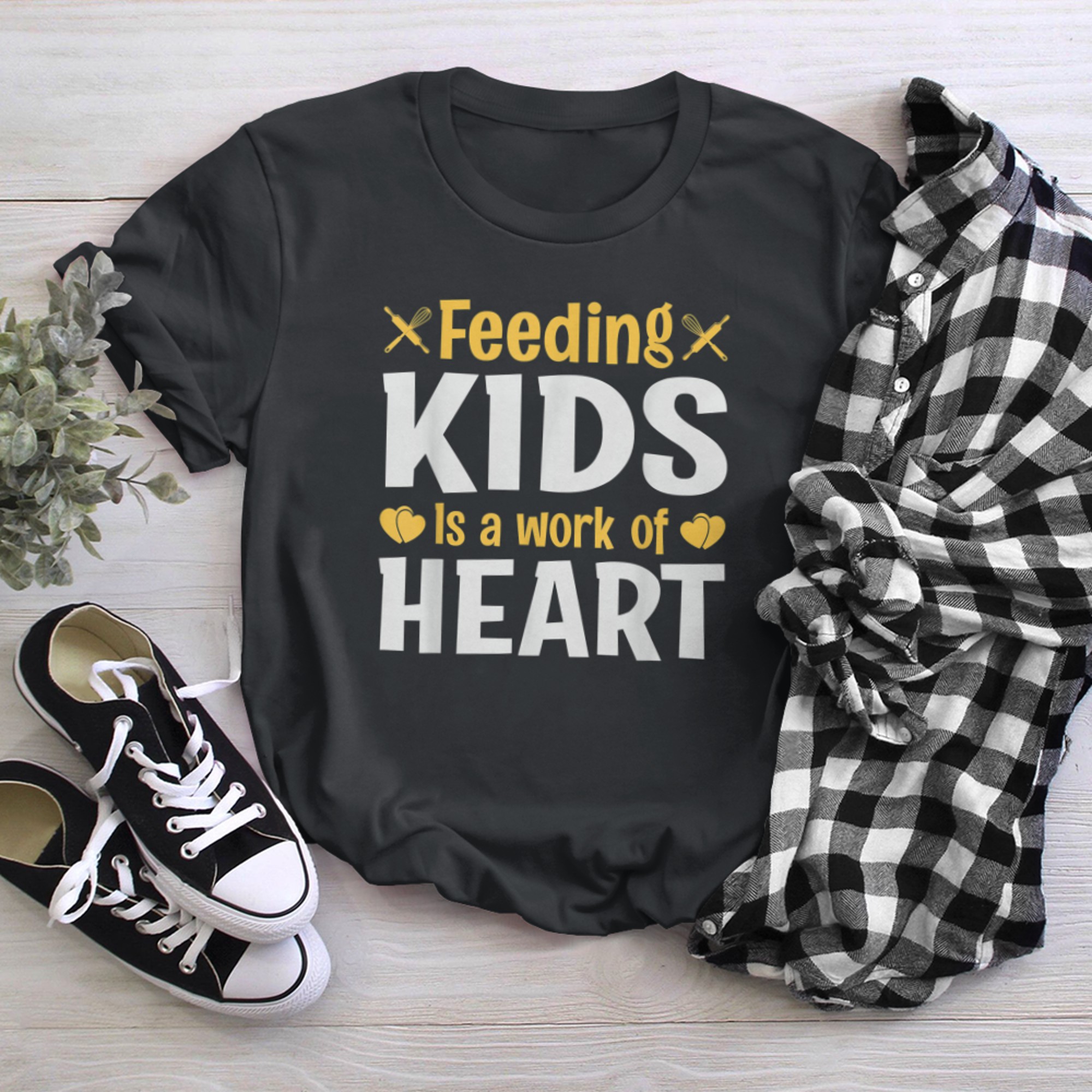 Feeding Kids is a Work of Heart Cafeteria School Lunch Lady (13) t-shirt black