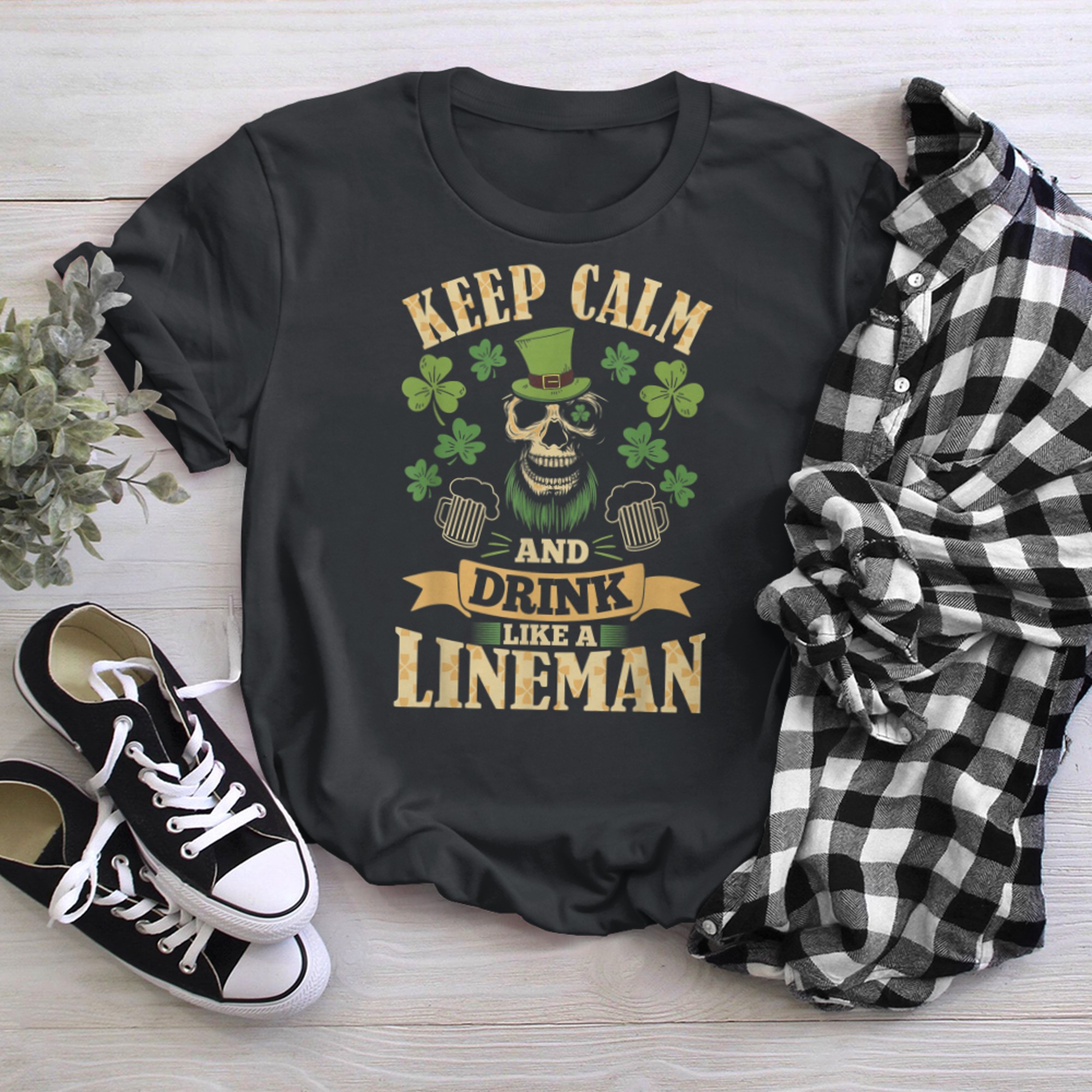 Keep Calm And Drink Like a Lineman St Patricks Day Shamrock t-shirt black