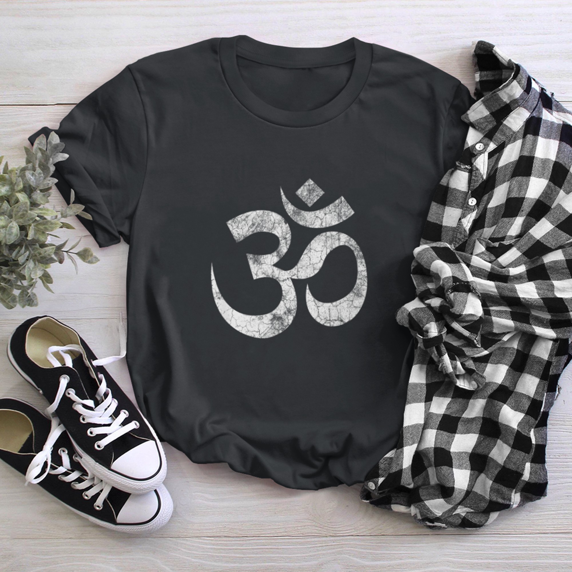 Vintage OM Symbol Yoga t-shirt black