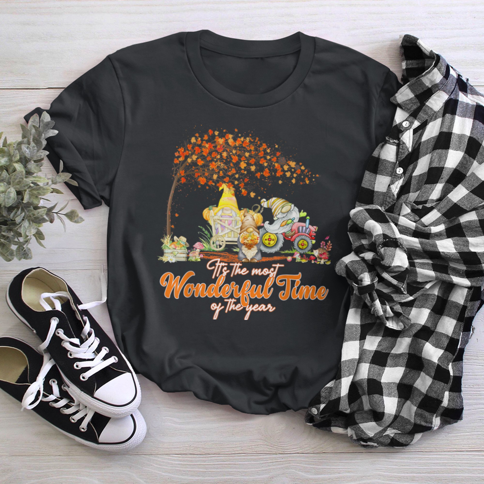 It's The Most Wonderful Time of the Year Autumn Gnomes (1) t-shirt black