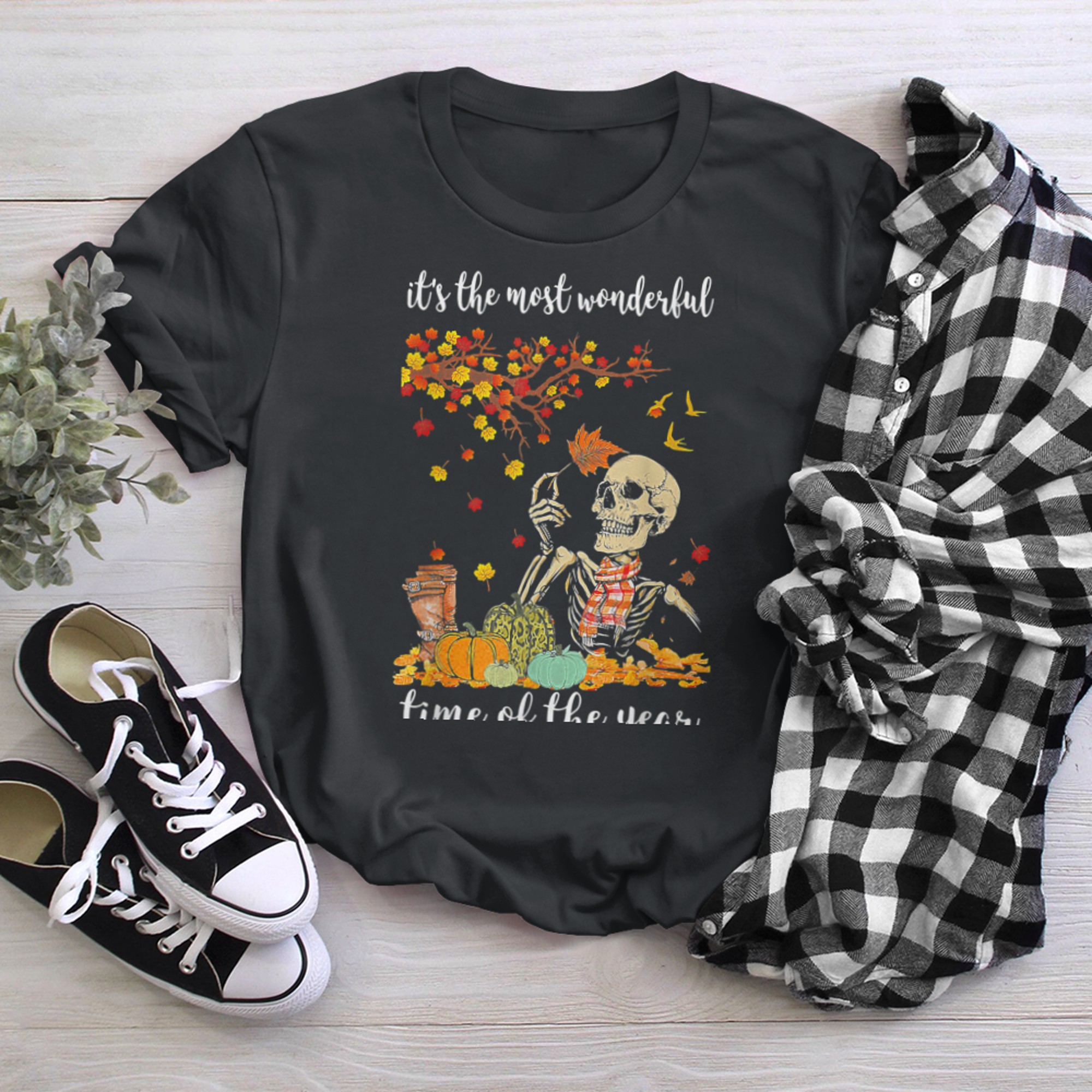 It's The Most Wonderful Time of The Year Autumn Skeleton (3) t-shirt black