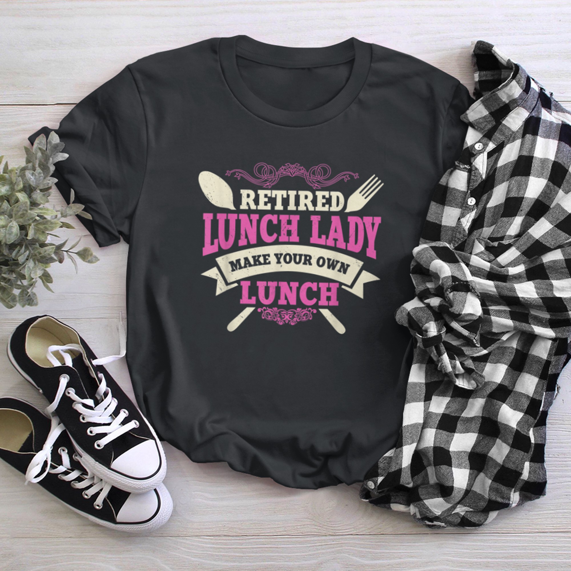 Lunch Lady Retired Cafeteria School Food Service Retiree (1) t-shirt black