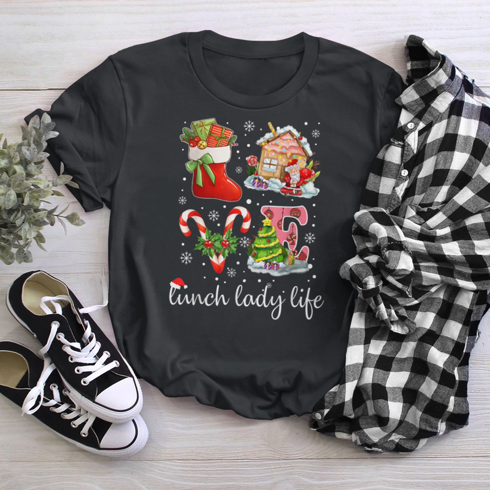 Lunch Lady School Cafeteria Love Christmas Gingerbread House (1) t-shirt black