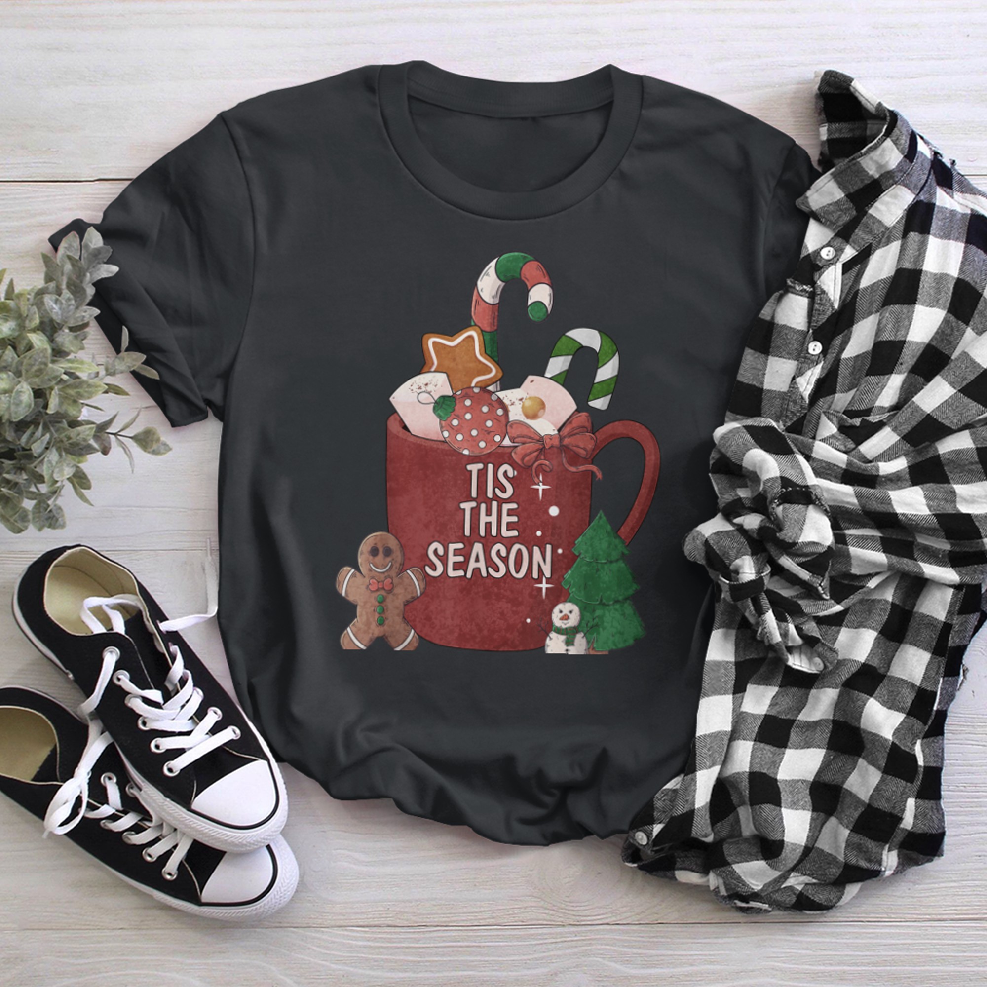 Tis The Season Hot Cocoa Gingerbread Snowman Christmas Tree t-shirt black