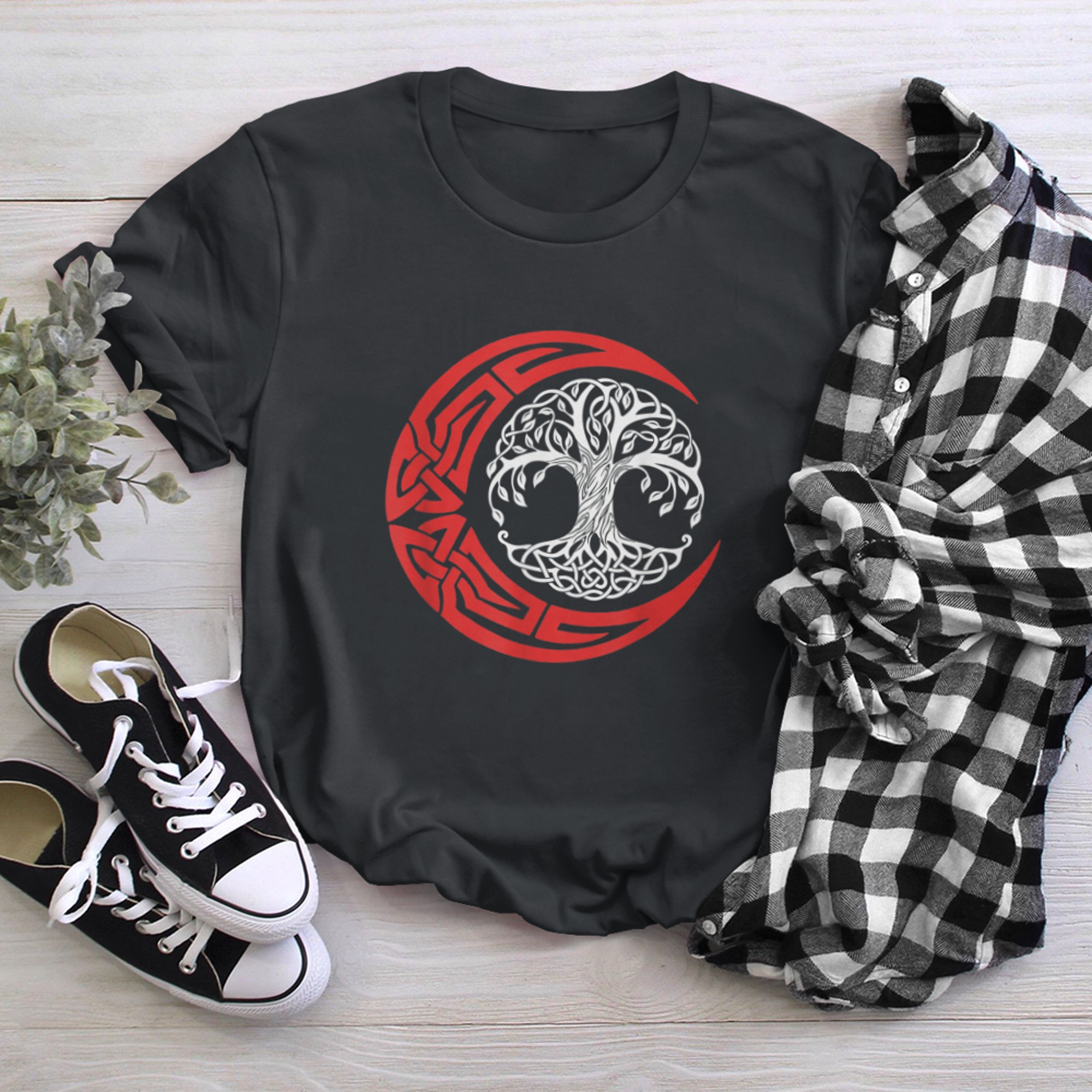 Red Moon Wiccan Celtic Knots Tree Of Life Viking Oracle t-shirt black