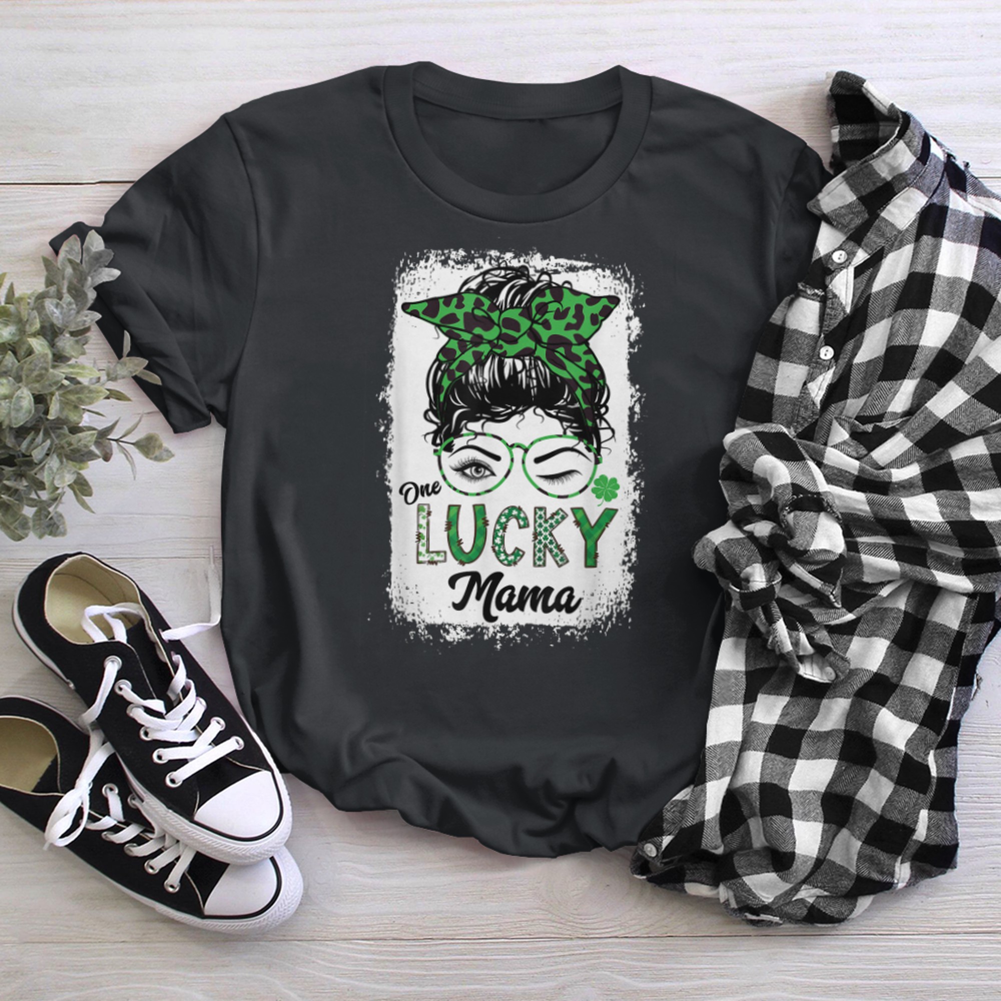 Blea.ched One Lucky Mama Leopard Messy Bun St Patricks Day t-shirt black