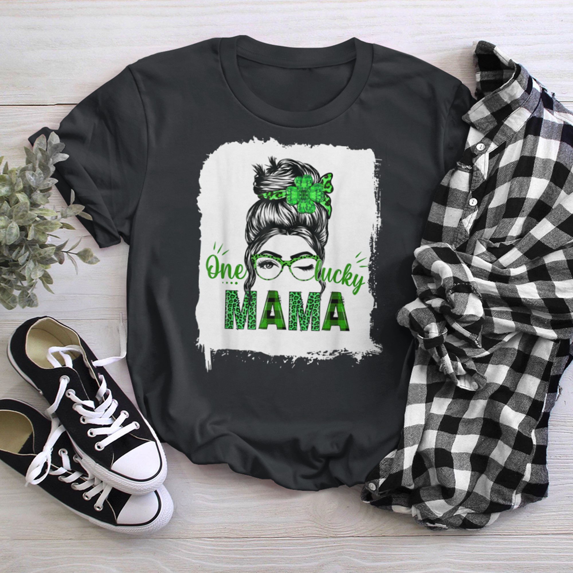 Blesched One Lucky Mom St Paddys Day Funny Shamrock Mama t-shirt black