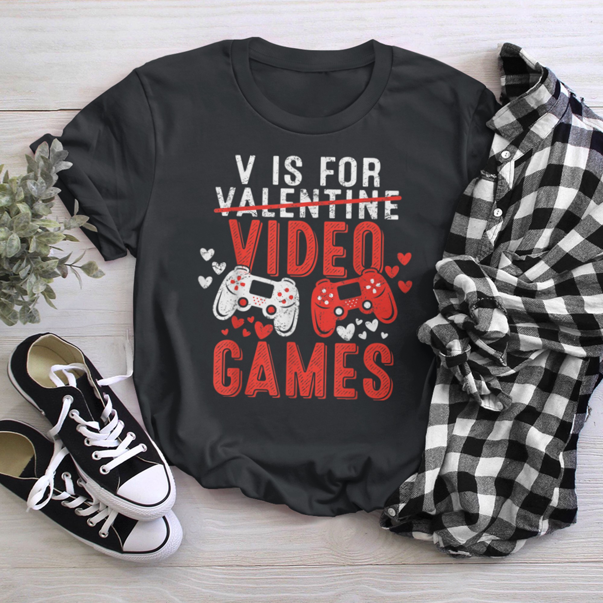 Funny Gamer Valentines Day Boys V-is for Video Games Mens t-shirt black