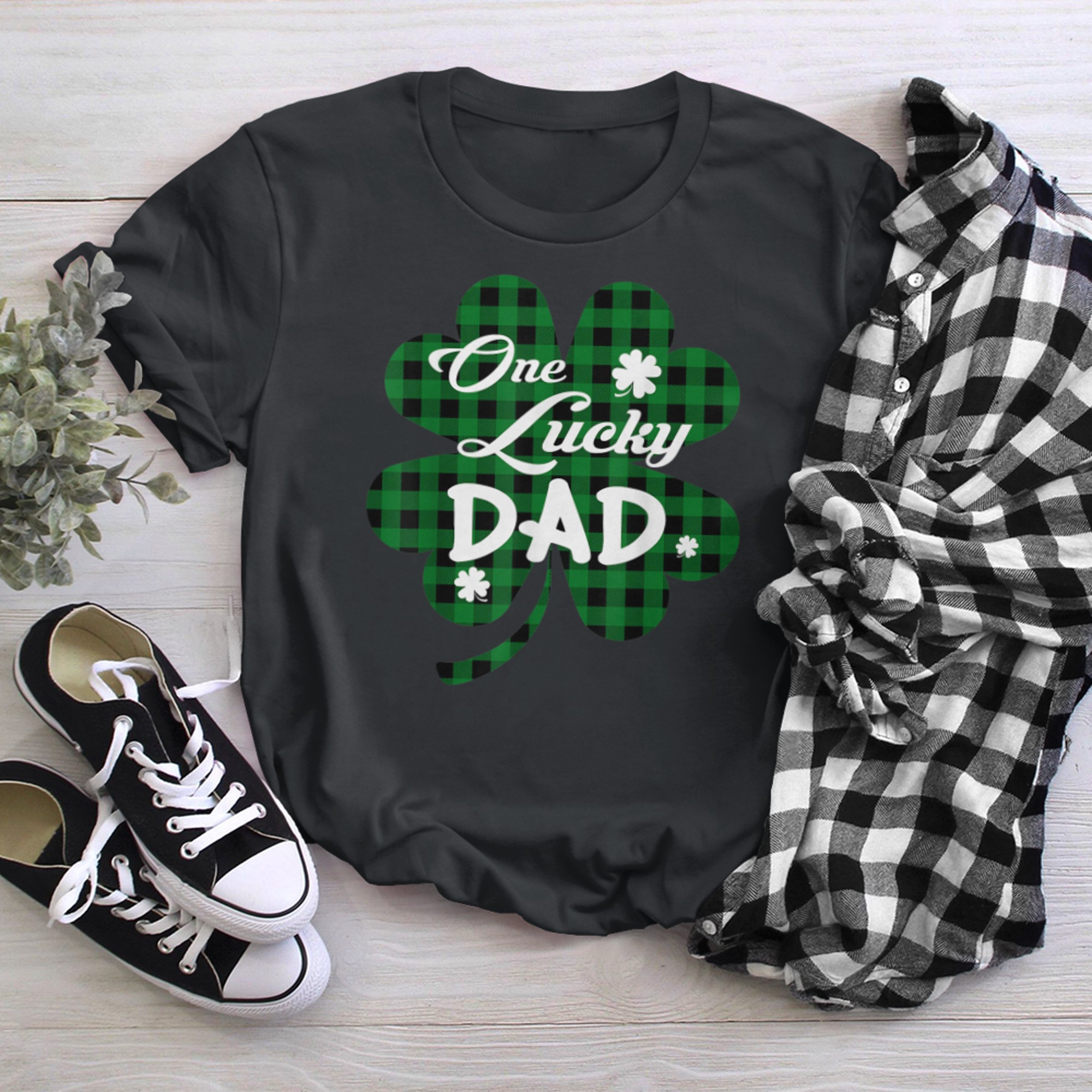 Funny One Lucky Dad Family Plaid Shamrock St Patrick's Day t-shirt black