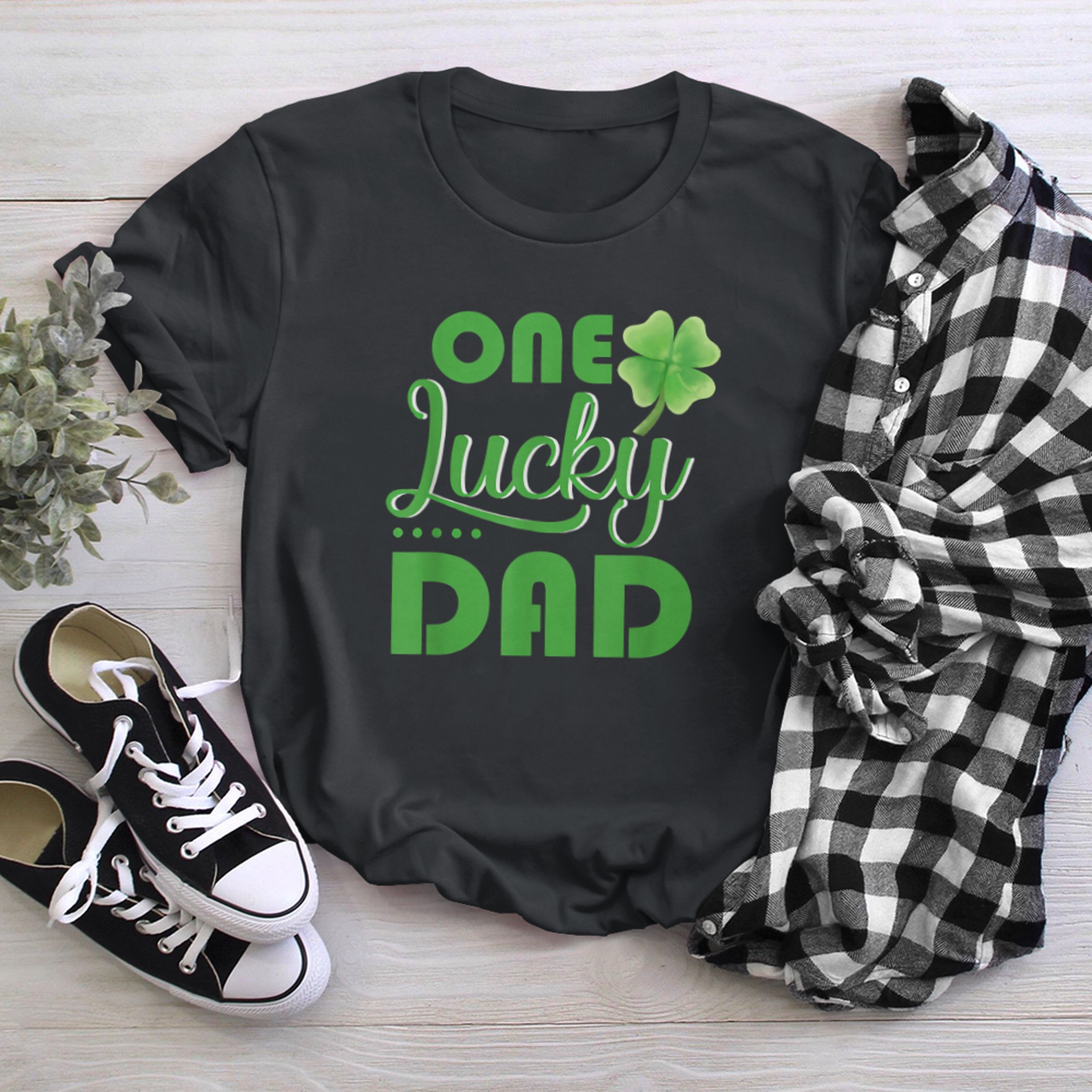 Men's One Lucky Dad Funny t-shirt black