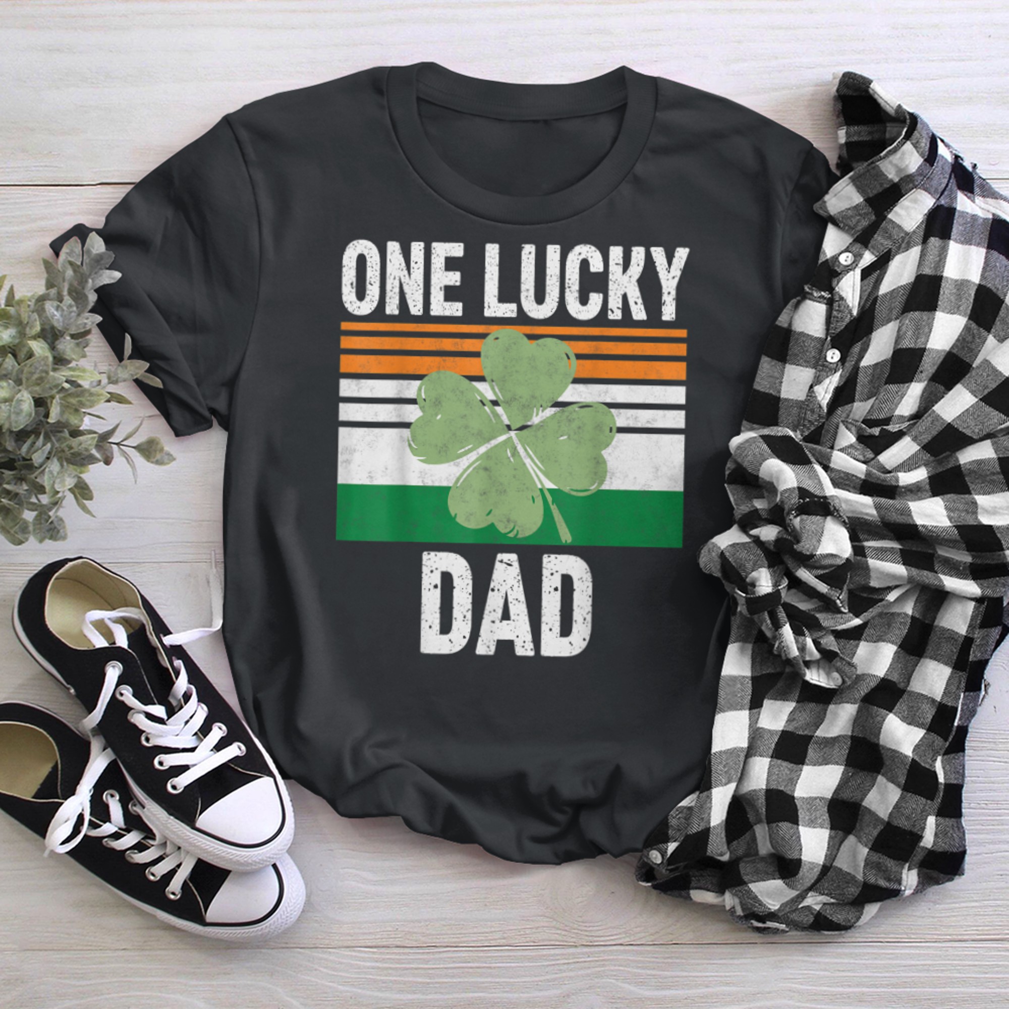 Mens One Lucky Dad Shirt Funny Saint Patricks Day t-shirt black