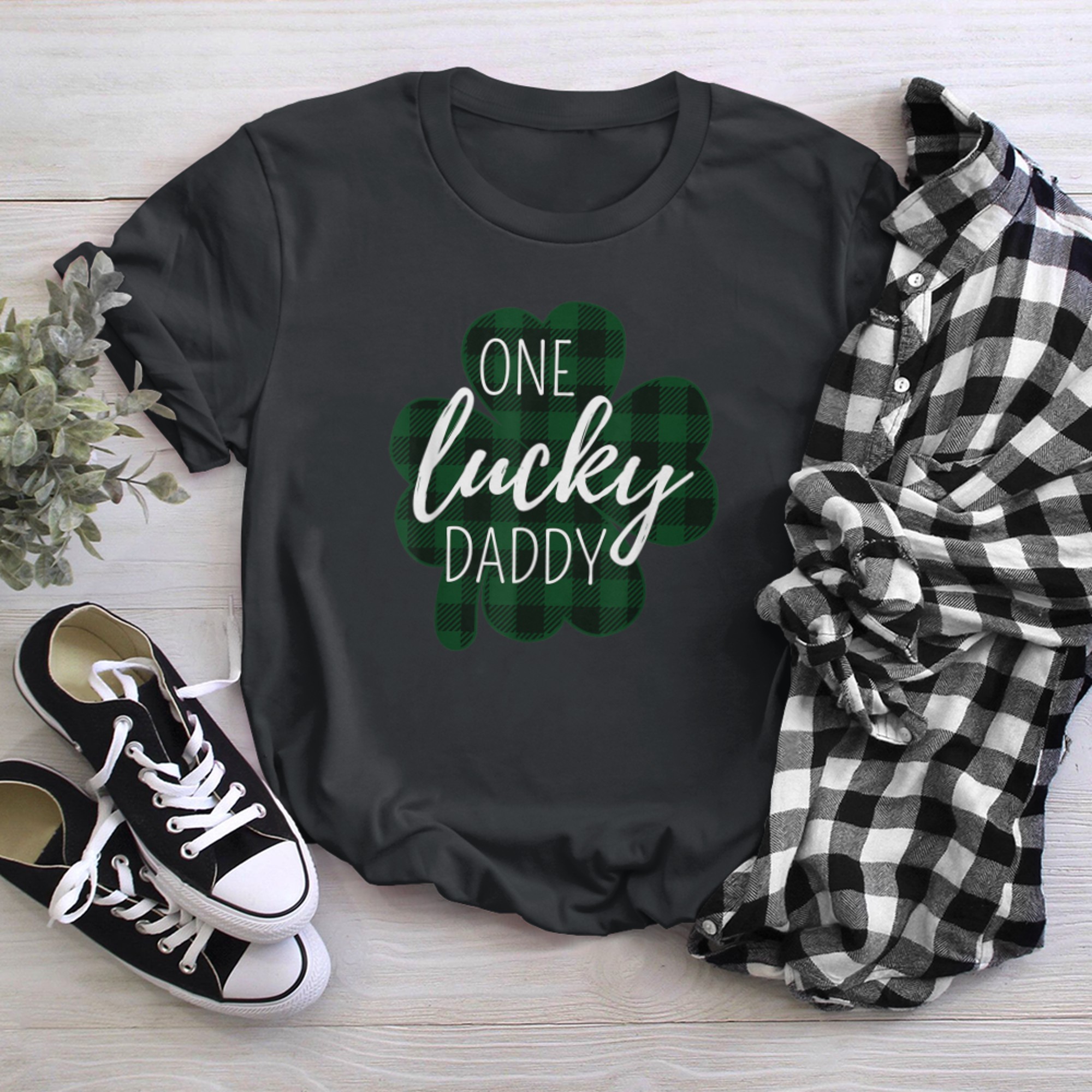 Mens One Lucky Daddy Plaid Shamrock St Patricks Day Father Dad t-shirt black