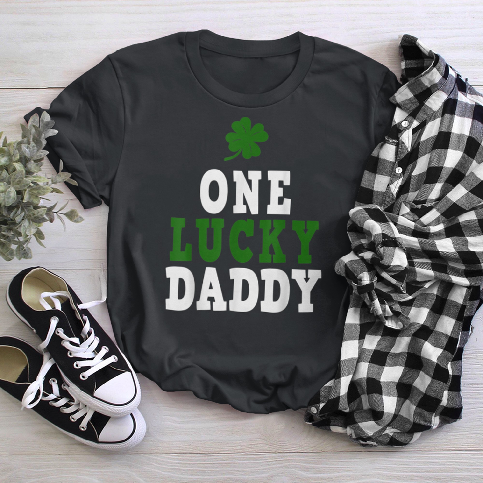 Mens One Lucky Daddy Shirt, St Patricks Day Funny Dad t-shirt black