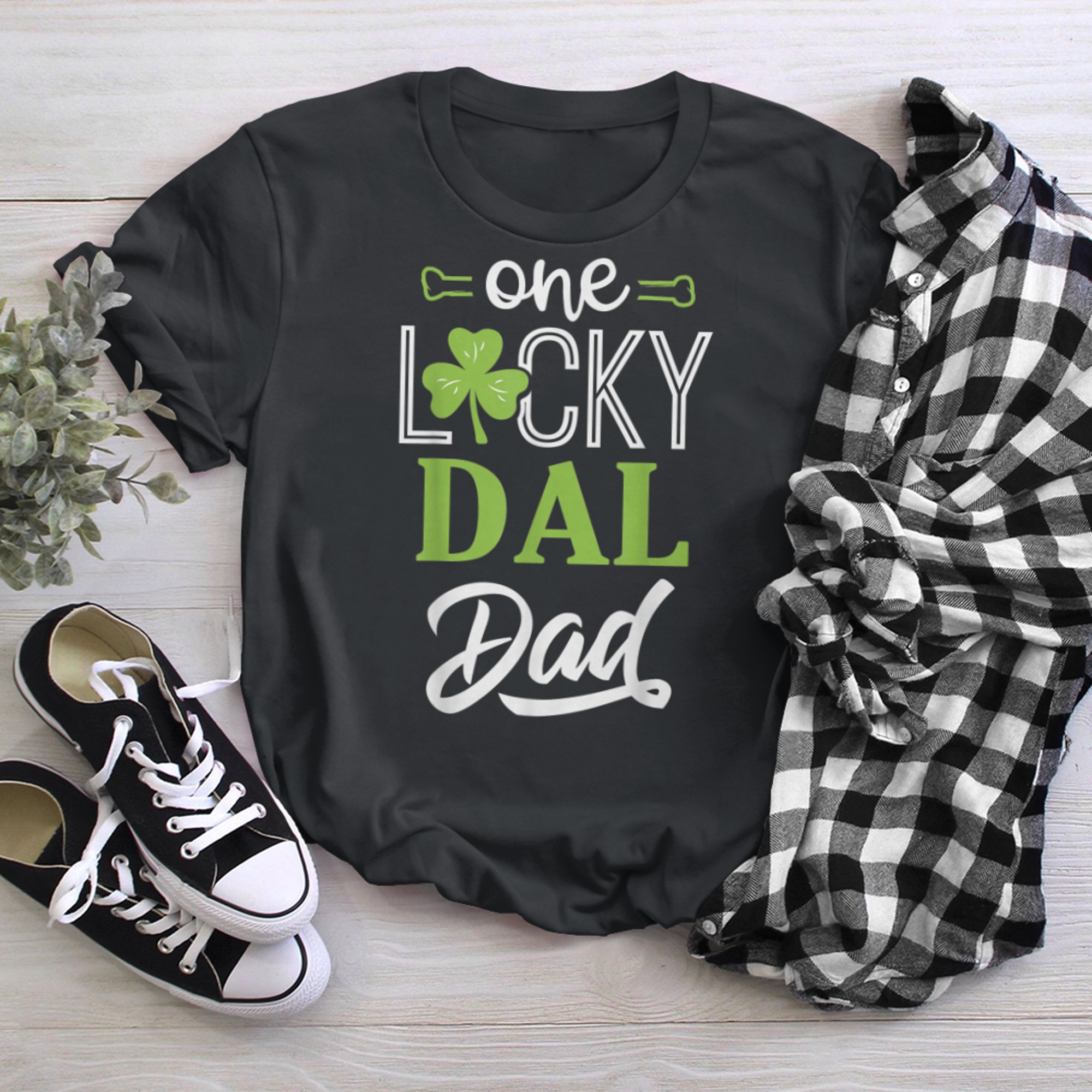 Mens One Lucky Dal Dog Dad Shirt St Patricks Day t-shirt black