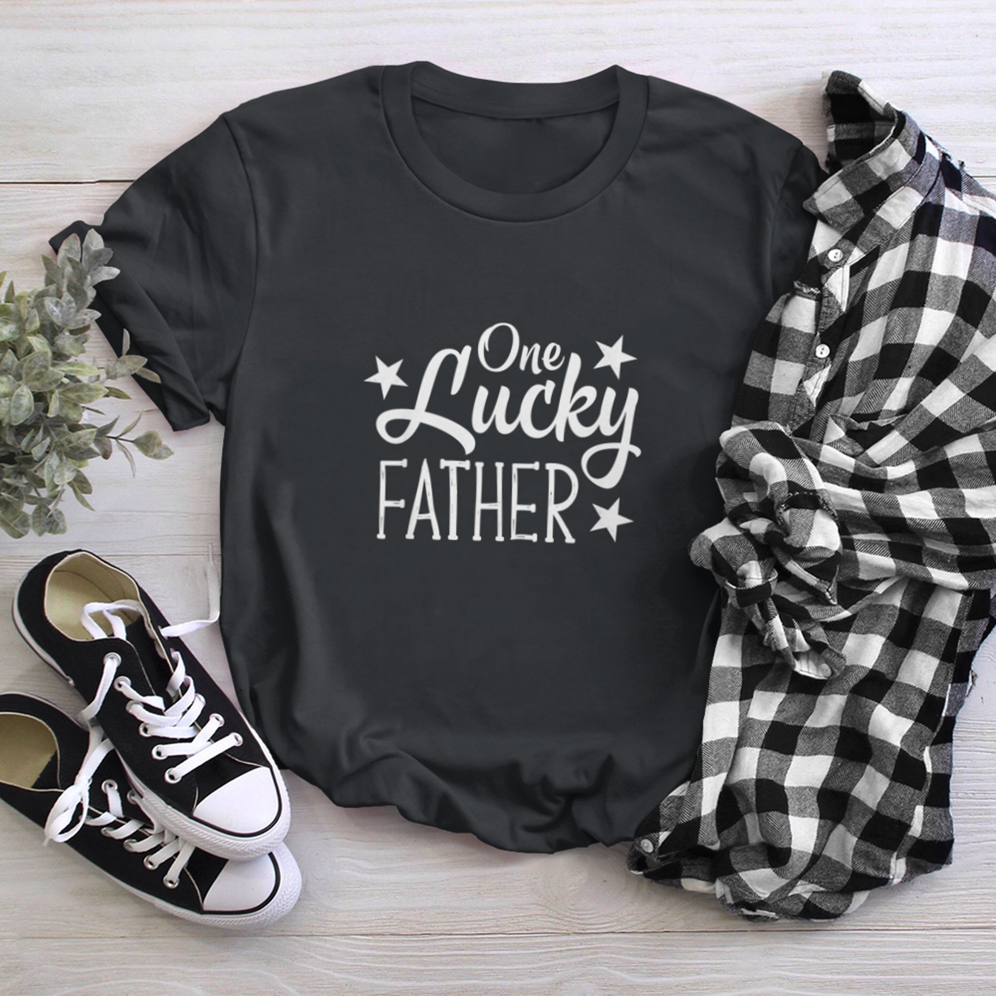 Mens One Lucky Father Clover St Patricks Day Men Dad Parent t-shirt black