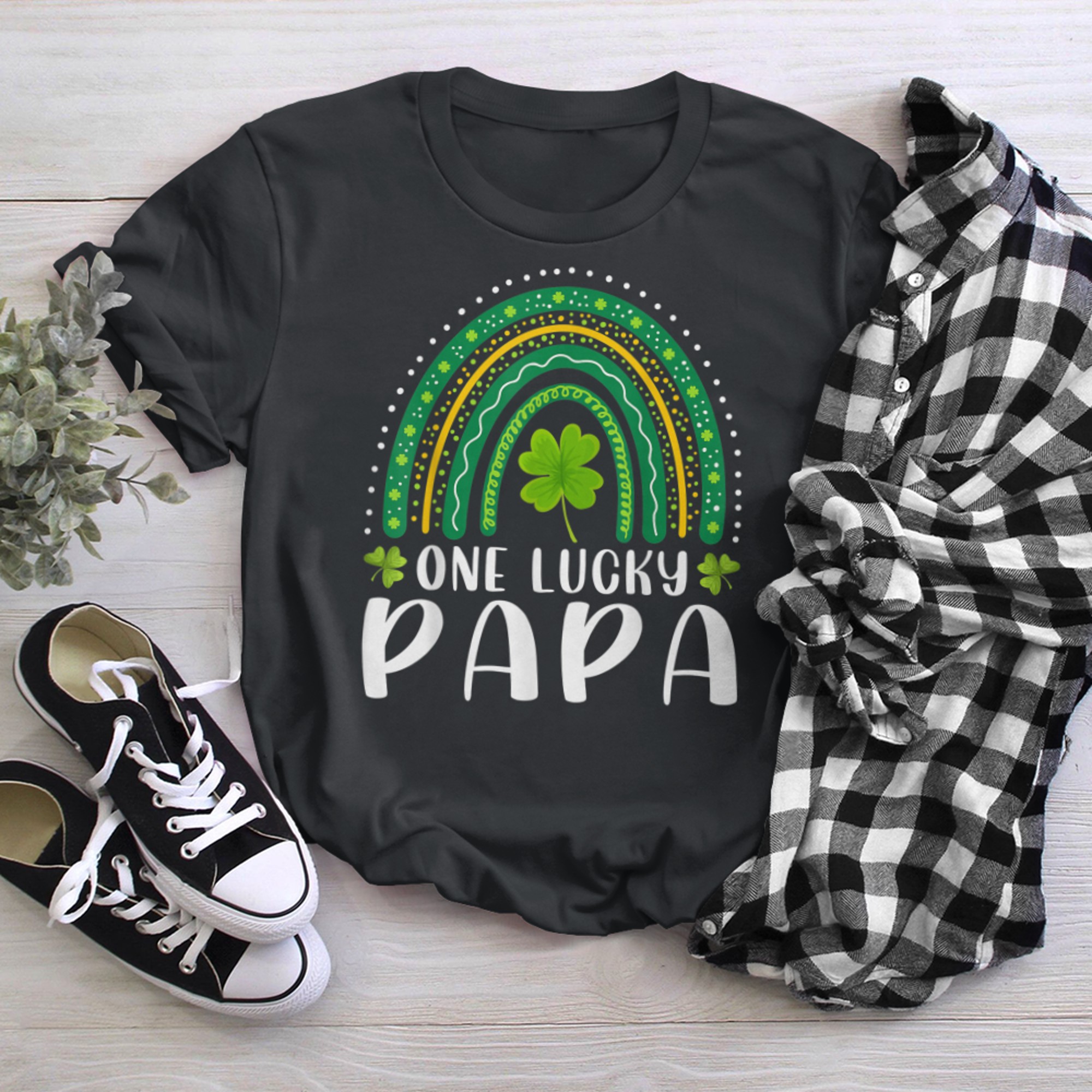 Mens One Lucky Papa Rainbow Saint Patrick's Day Dad Father Daddy t-shirt black