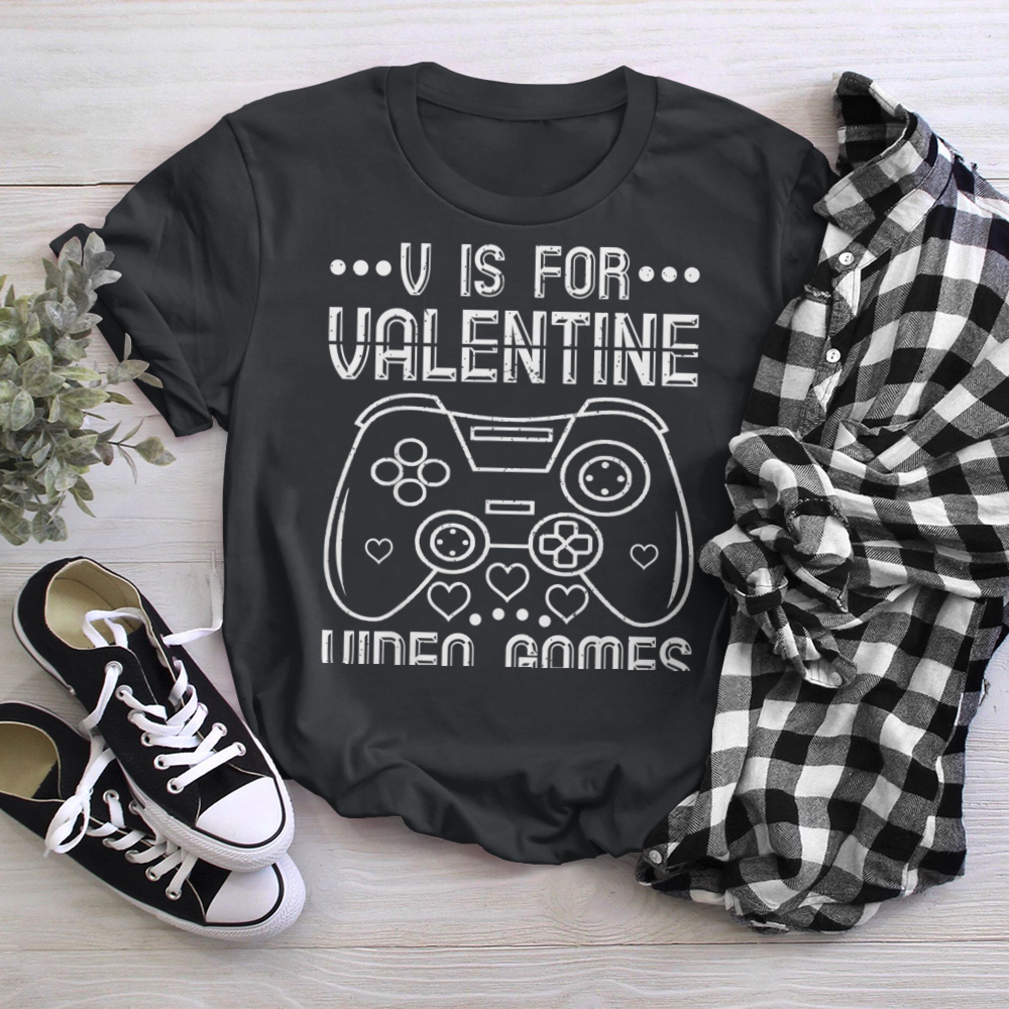 V Is For Video Games Funny Gamer Kids Boys Valentines Day (46) t-shirt black