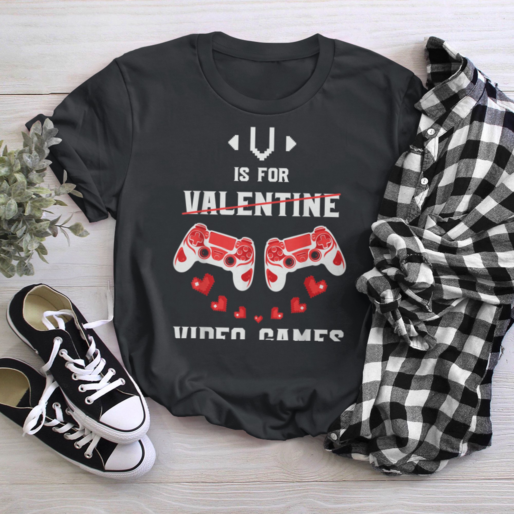 V Is For Video Games Funny Gamer Kids Boys Valentines Day (56) t-shirt black