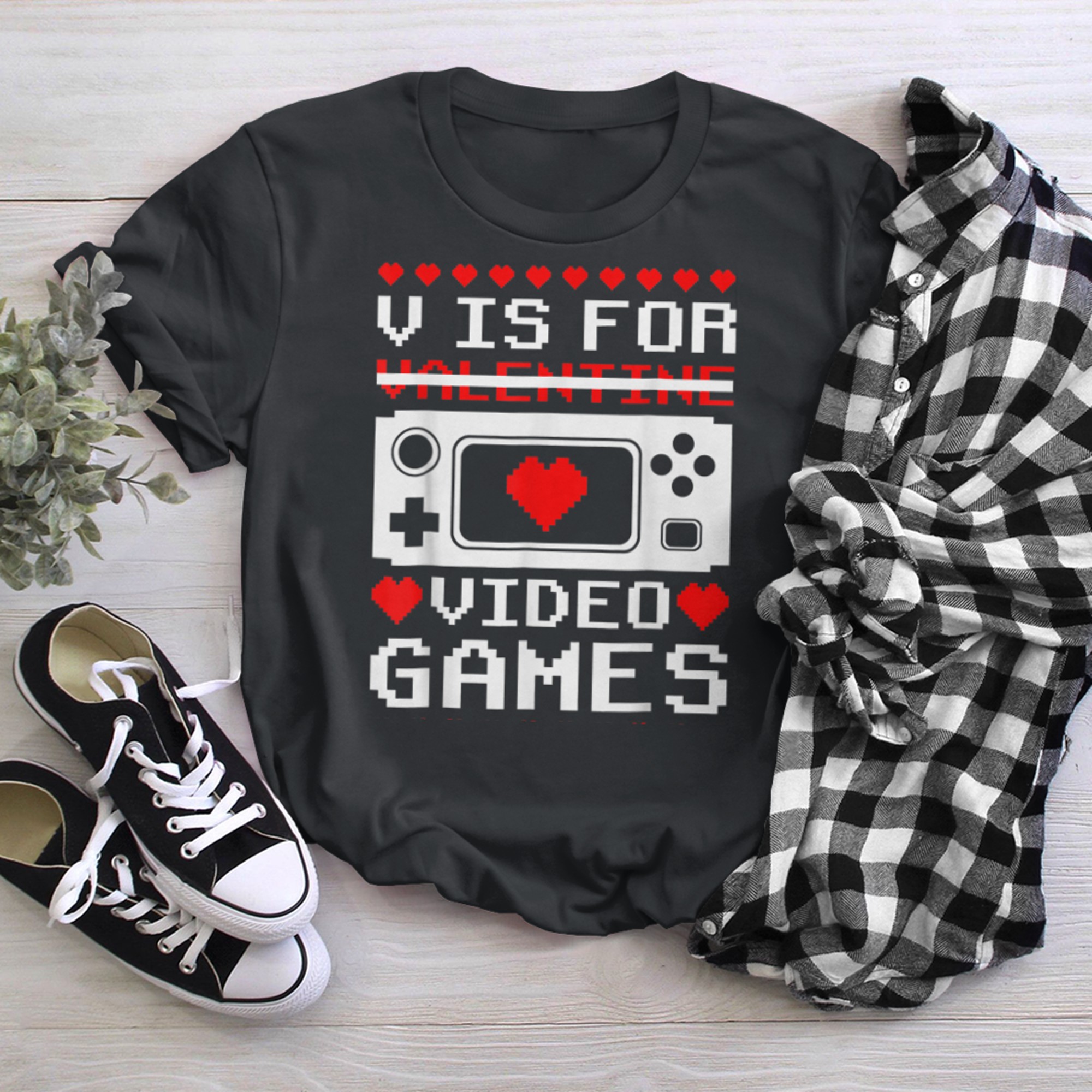 V Is For Video Games Funny Valentines Day Gamer (4) t-shirt black