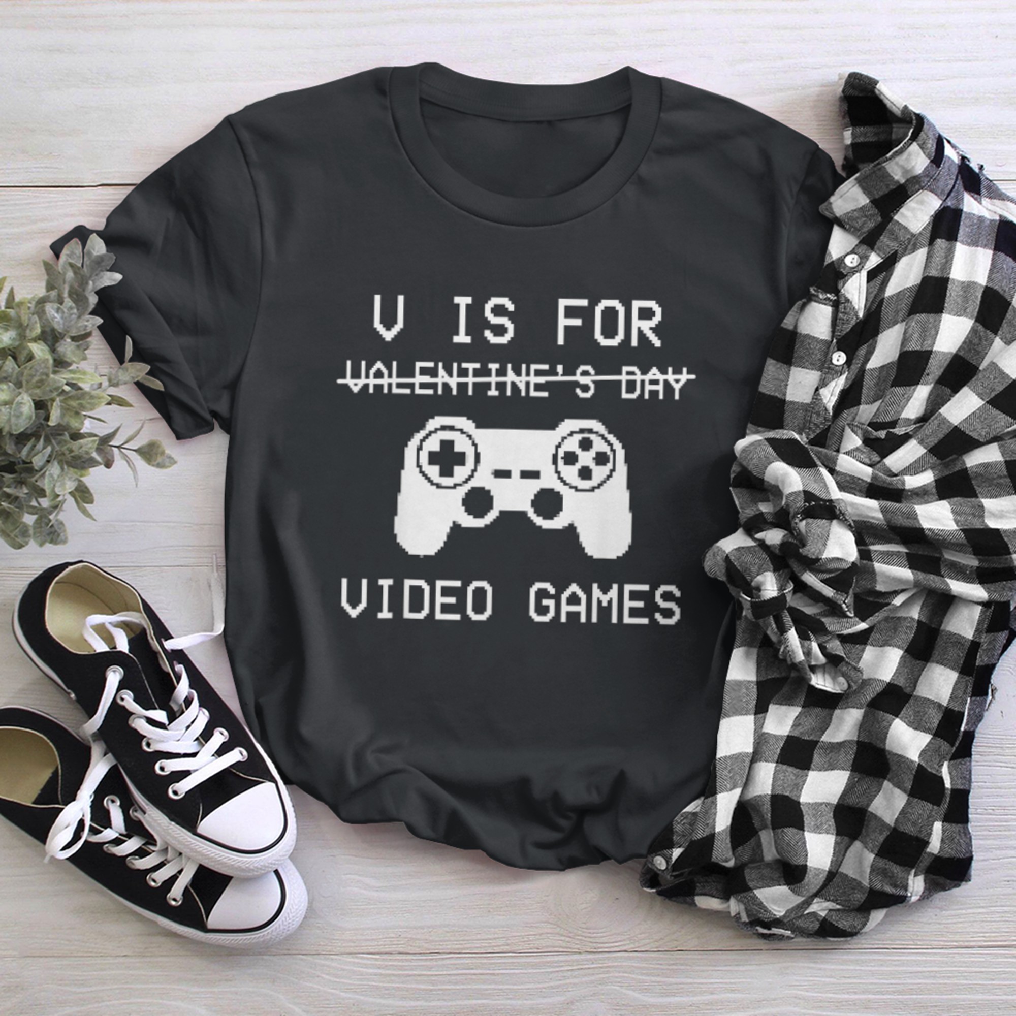 V Is For Video Games Funny Valentines Day Gamer Boy Men - 2023-09-16T114029.967 t-shirt black