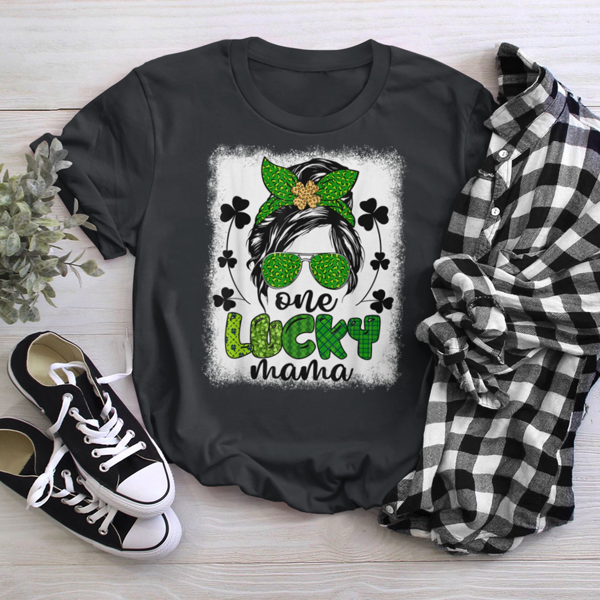 Messy Bun Leopard St Patrick's Day One Lucky Mama Blea.ched (3) t-shirt black