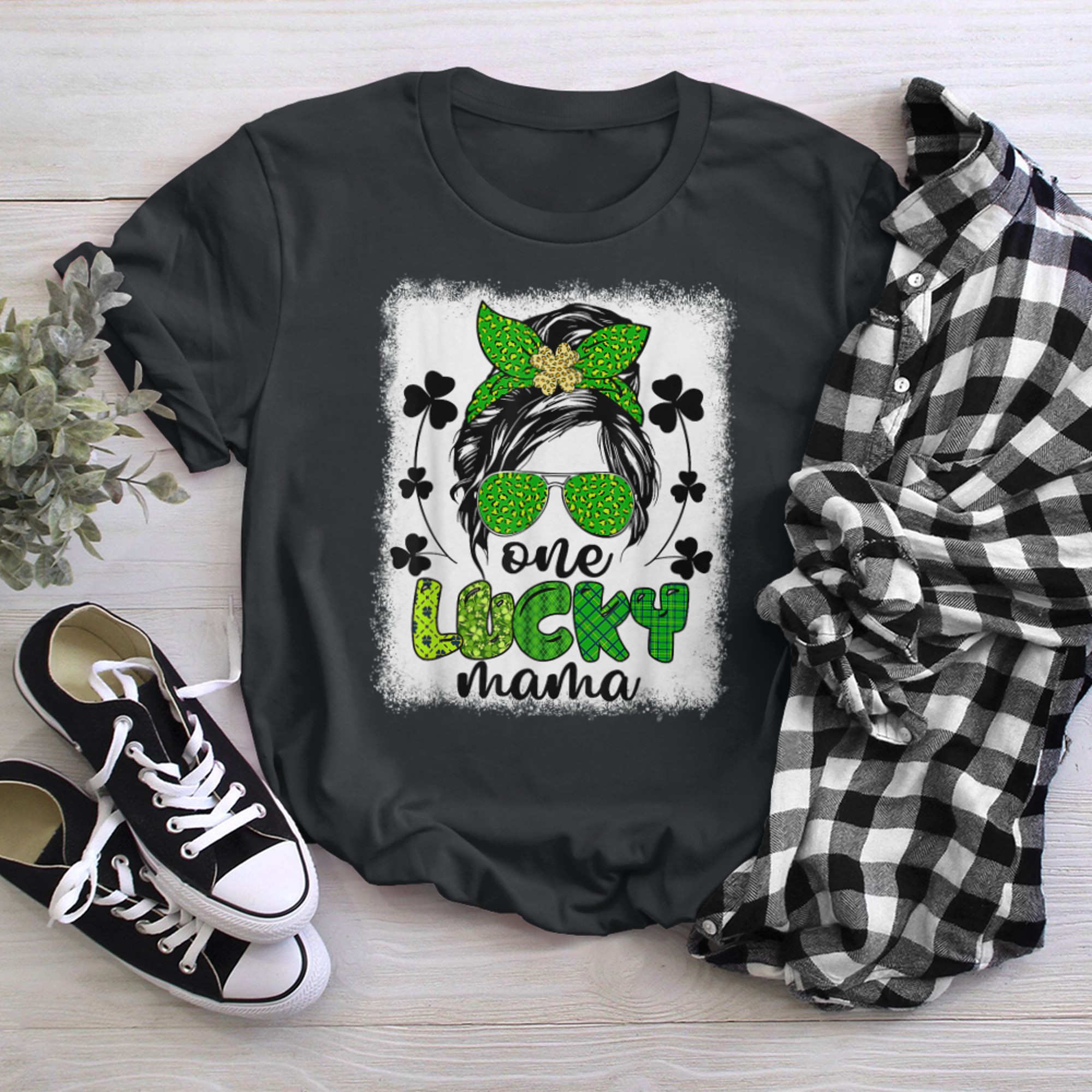 Messy Bun Leopard St Patrick's Day One Lucky Mama Blea.ched (4) t-shirt black