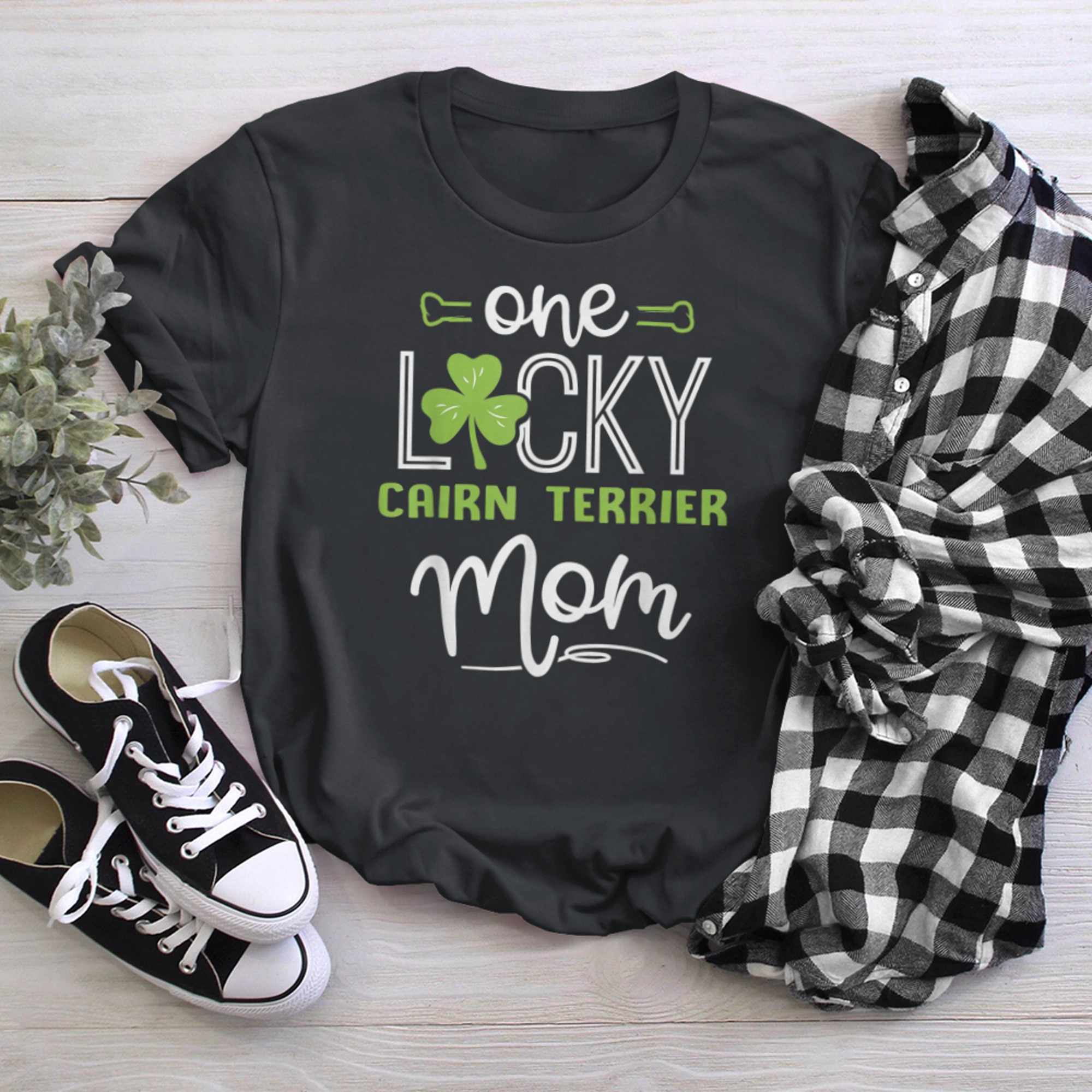 One Lucky Cairn Terrier Dog Mom Shirt St Patricks Day t-shirt black