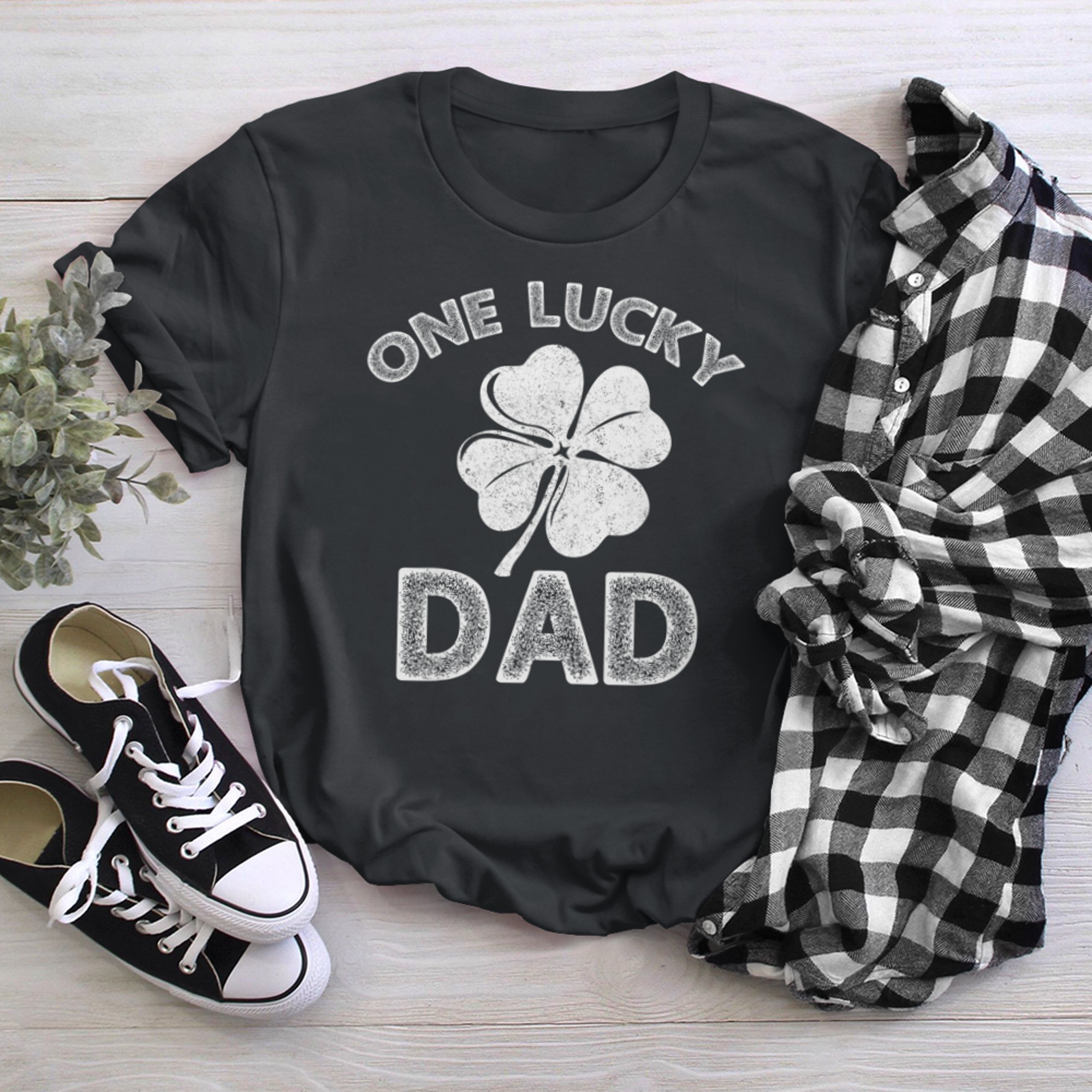 One Lucky Dad - St Patricks Day Retro Irish father t-shirt black