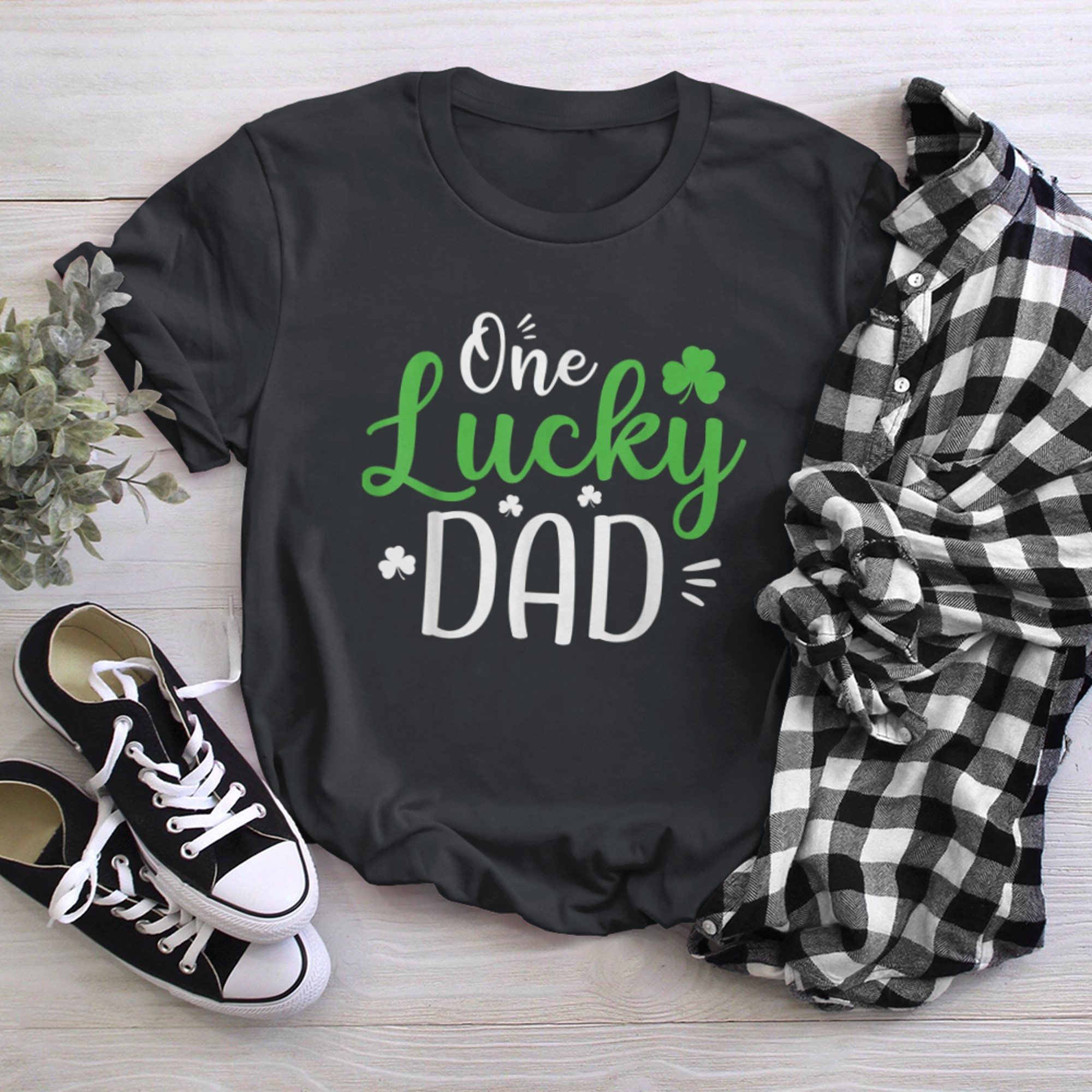 One Lucky Dad Funny St Patricks Day Shirt Men Daddy t-shirt black