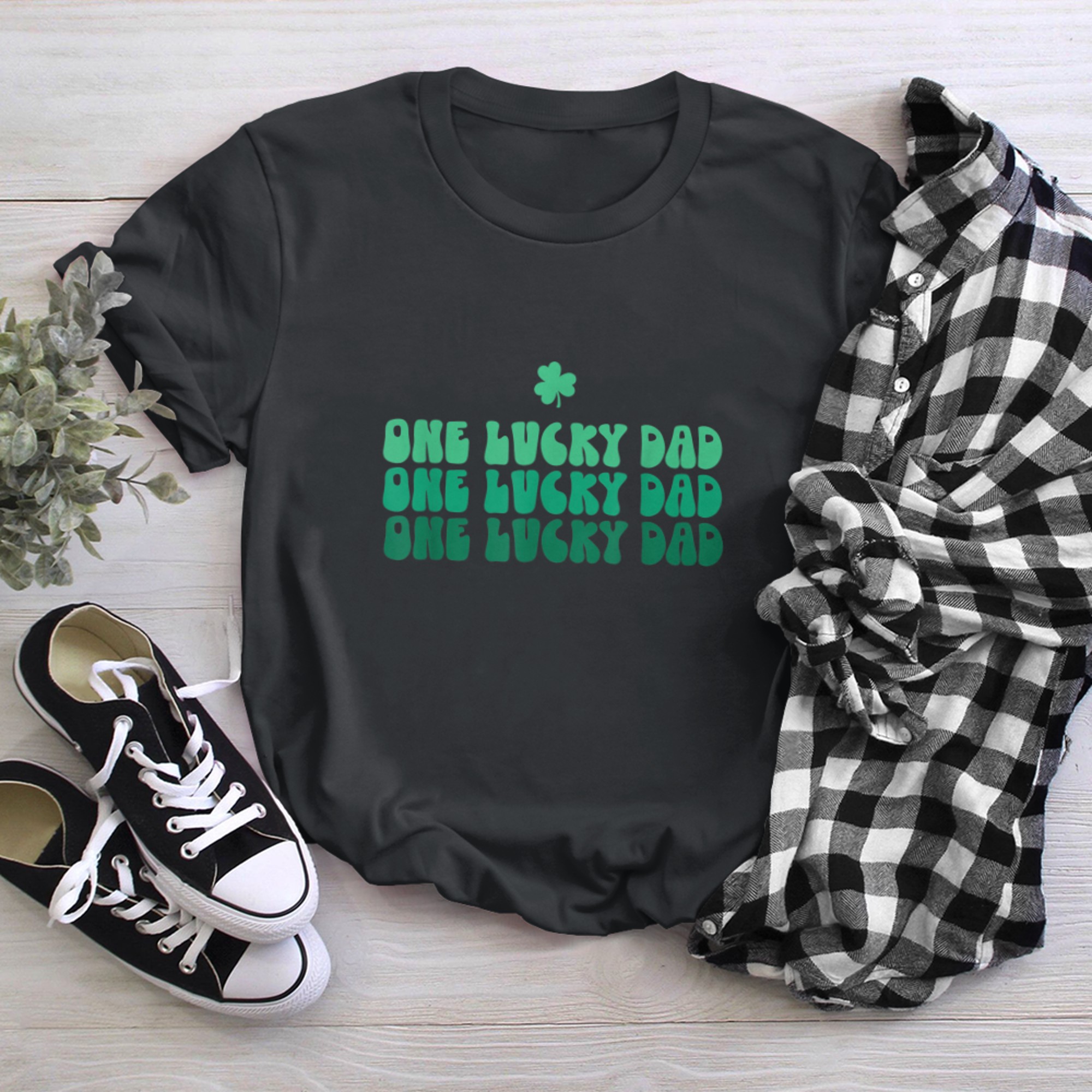 One Lucky Dad Happy St Patrick's Day Dad Daddy Life t-shirt black