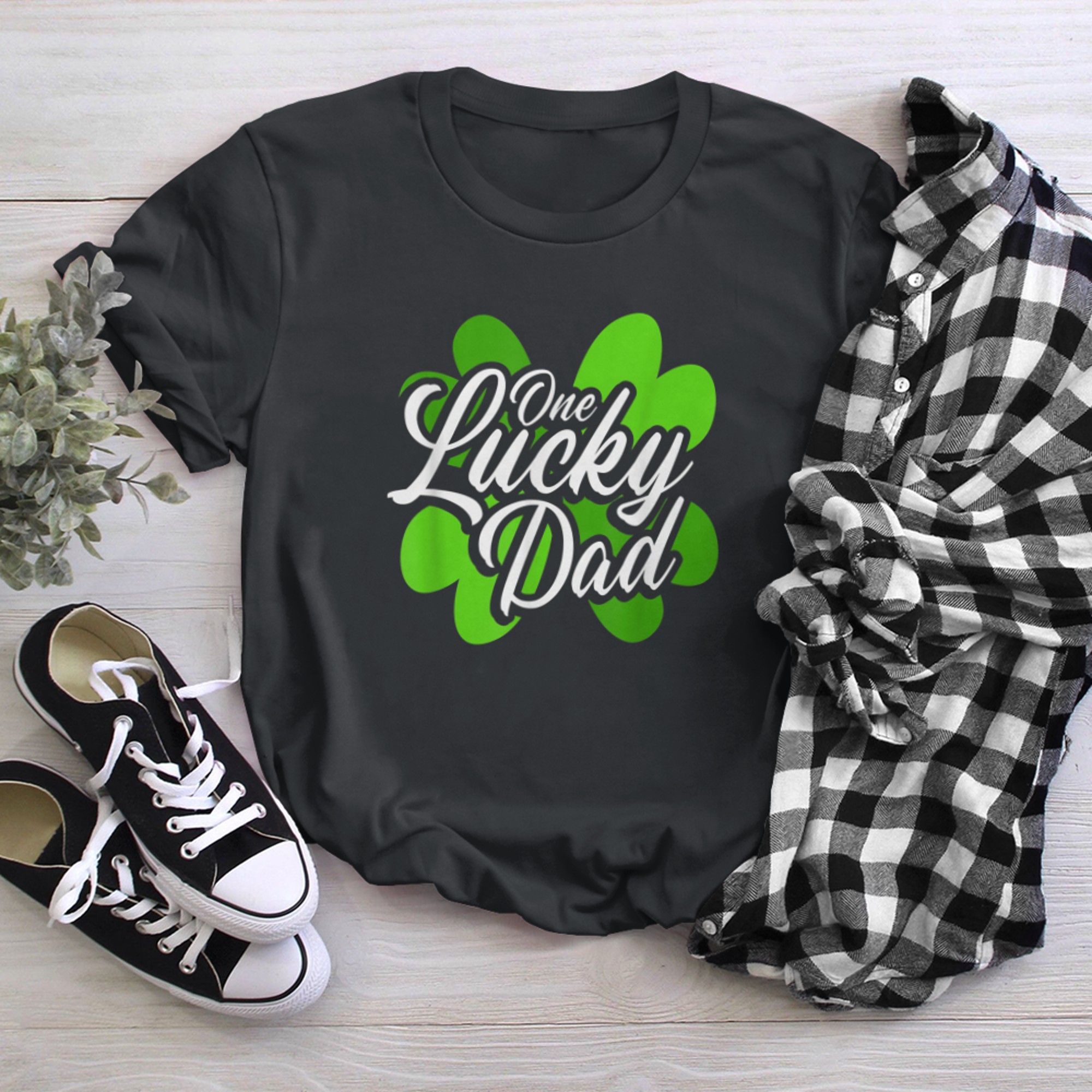 One Lucky Dad s t-shirt black