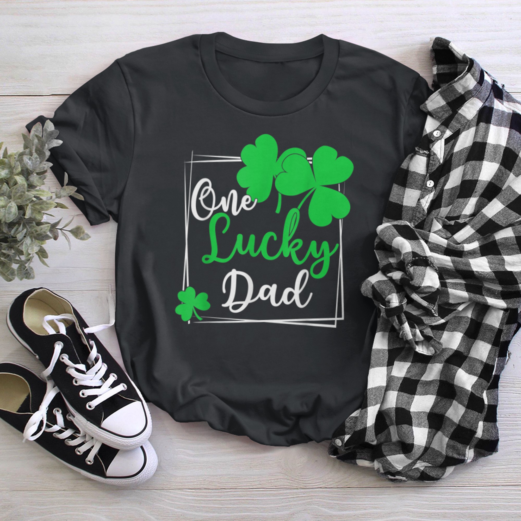 One Lucky Dad Shirt - Funny Family St Patrick's Day t-shirt black