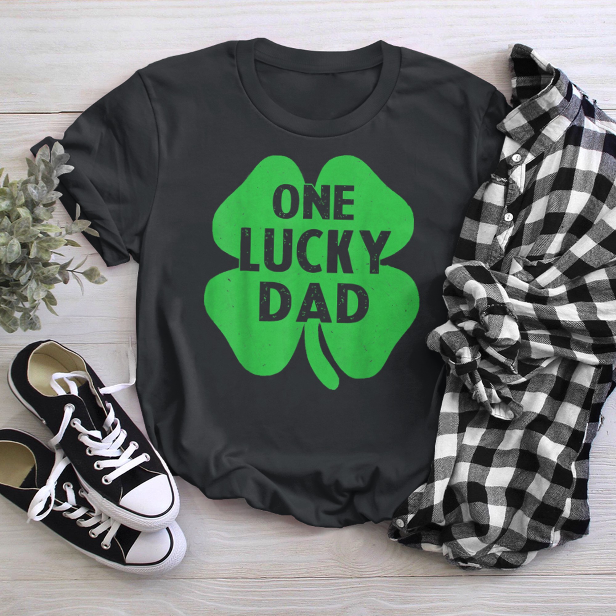 One Lucky Dad Shirt Funny St Patricks Day For Daddy Men t-shirt black