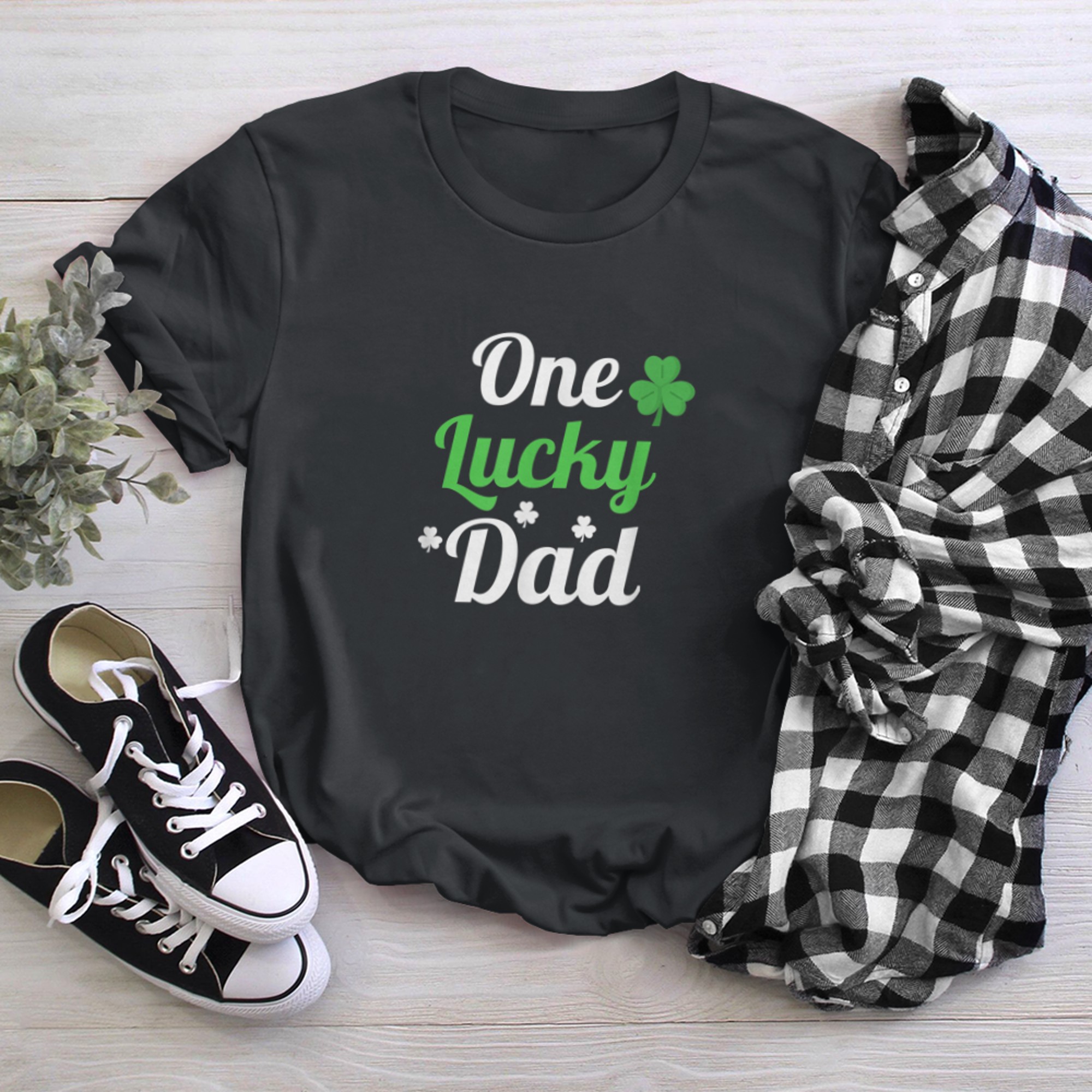 One Lucky Dad St Patrick Saint Patrick's Day Irish Shamrock t-shirt black