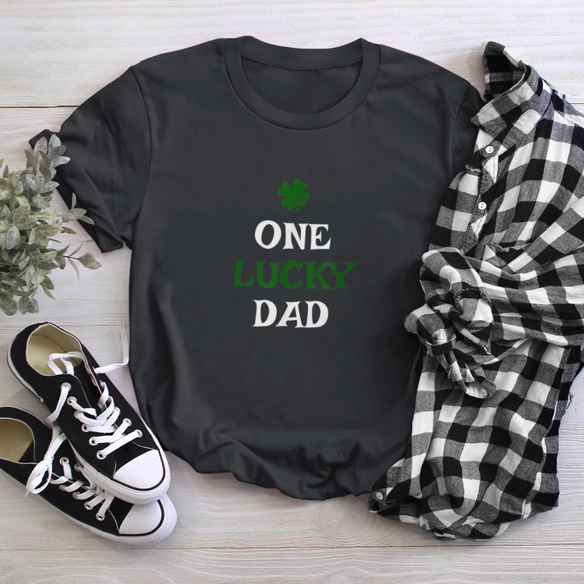 One Lucky Dad St. Patrick's Day Funny Irish t-shirt black