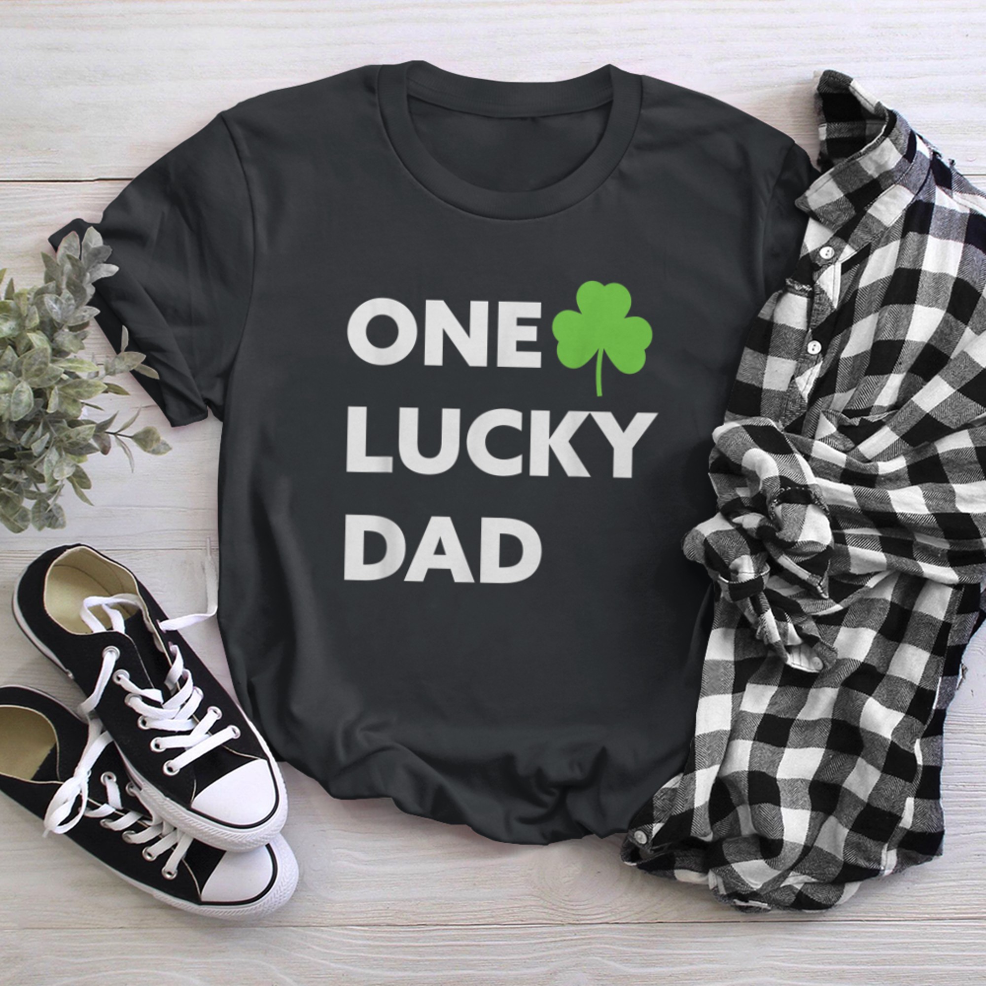 One Lucky Dad with Green Shamrock Funny St. Patrick's Day t-shirt black