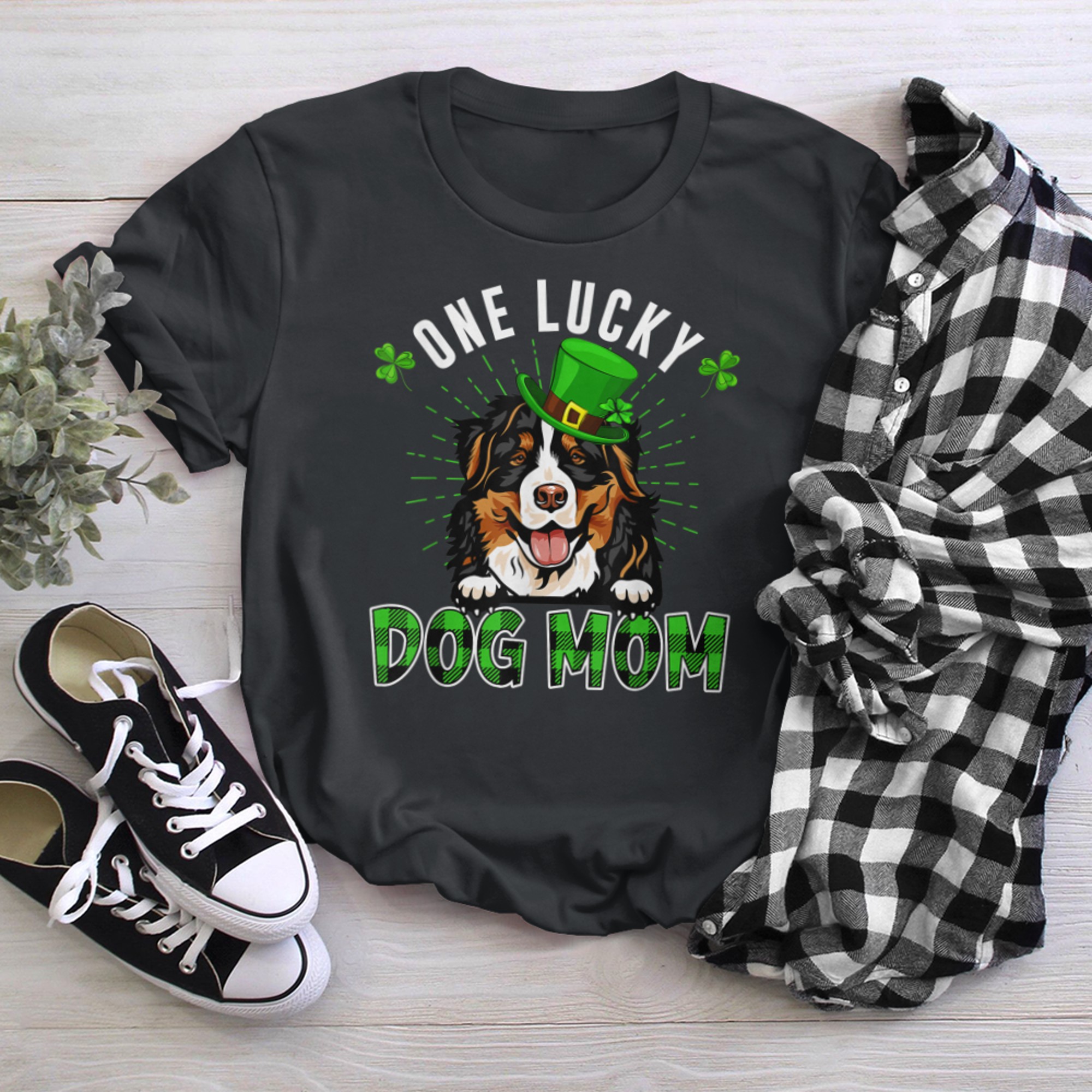 One Lucky Dog Mama Bernese Mountain Mom St Patricks Day t-shirt black