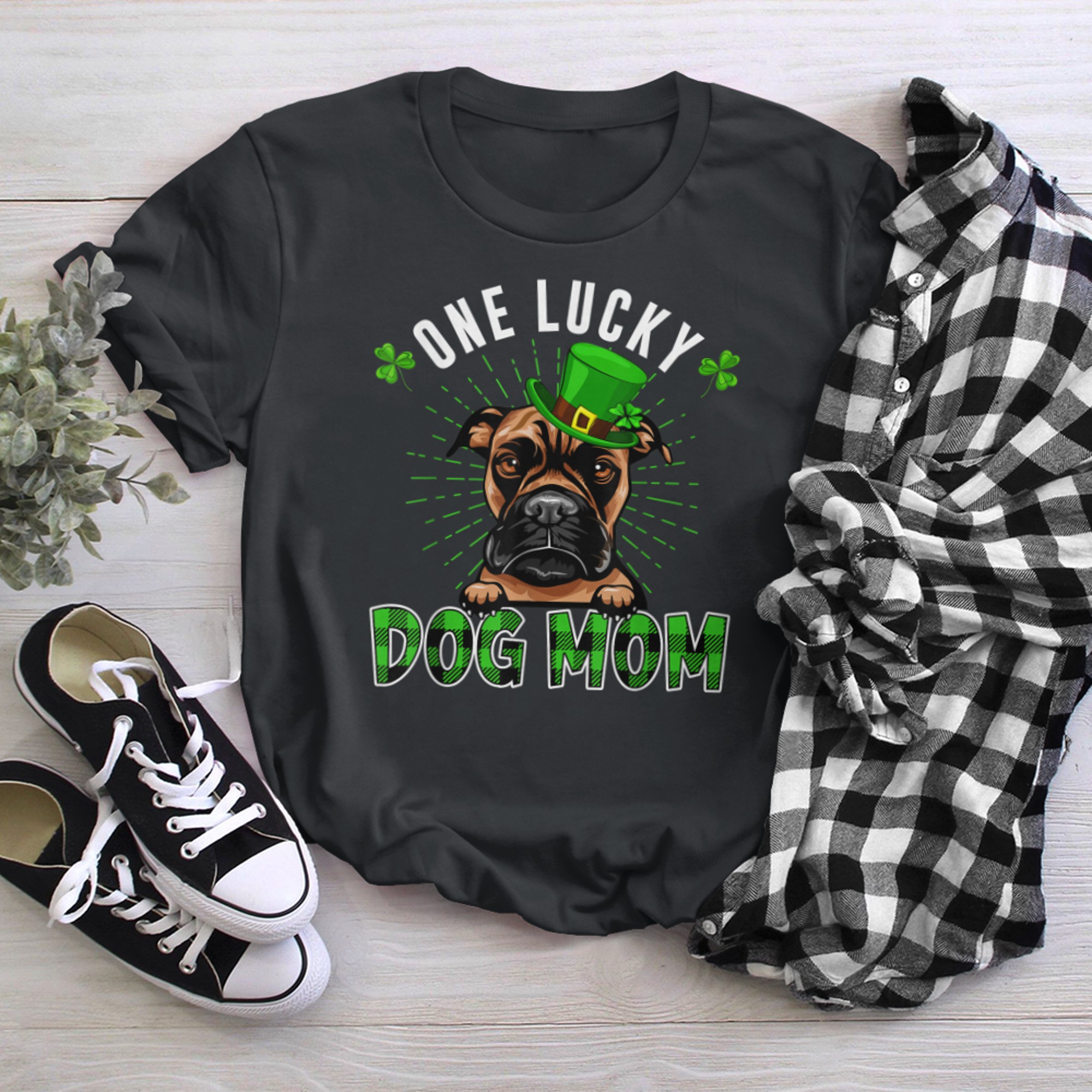 One Lucky Dog Mama Boxer Mom St Patricks Day t-shirt black