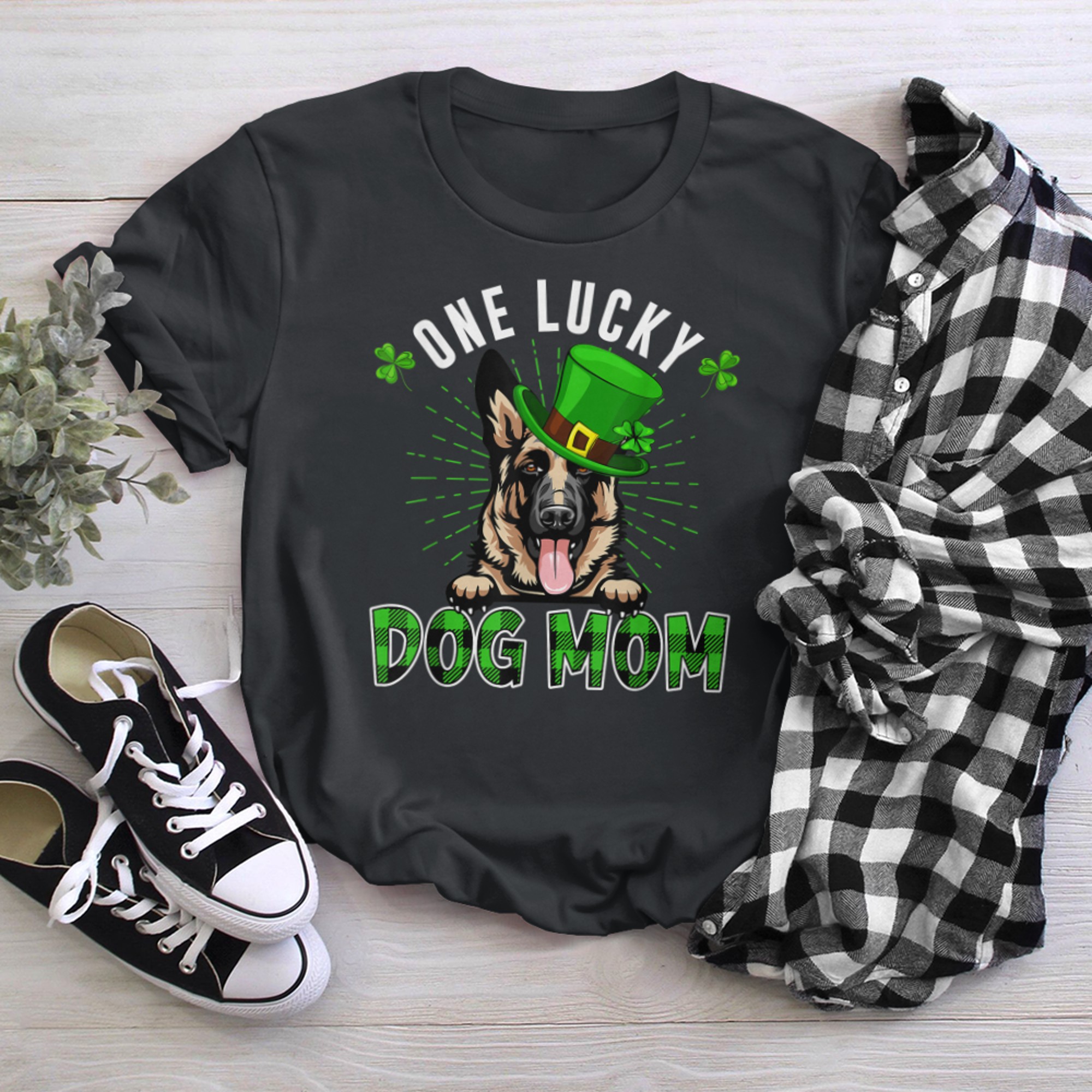 One Lucky Dog Mama German Shepherd Mom St Patricks Day t-shirt black