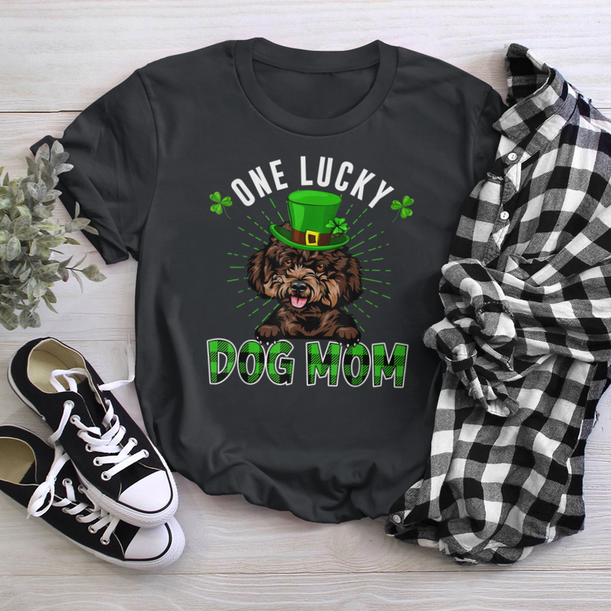 One Lucky Dog Mama Poodle Mom St Patricks Day t-shirt black