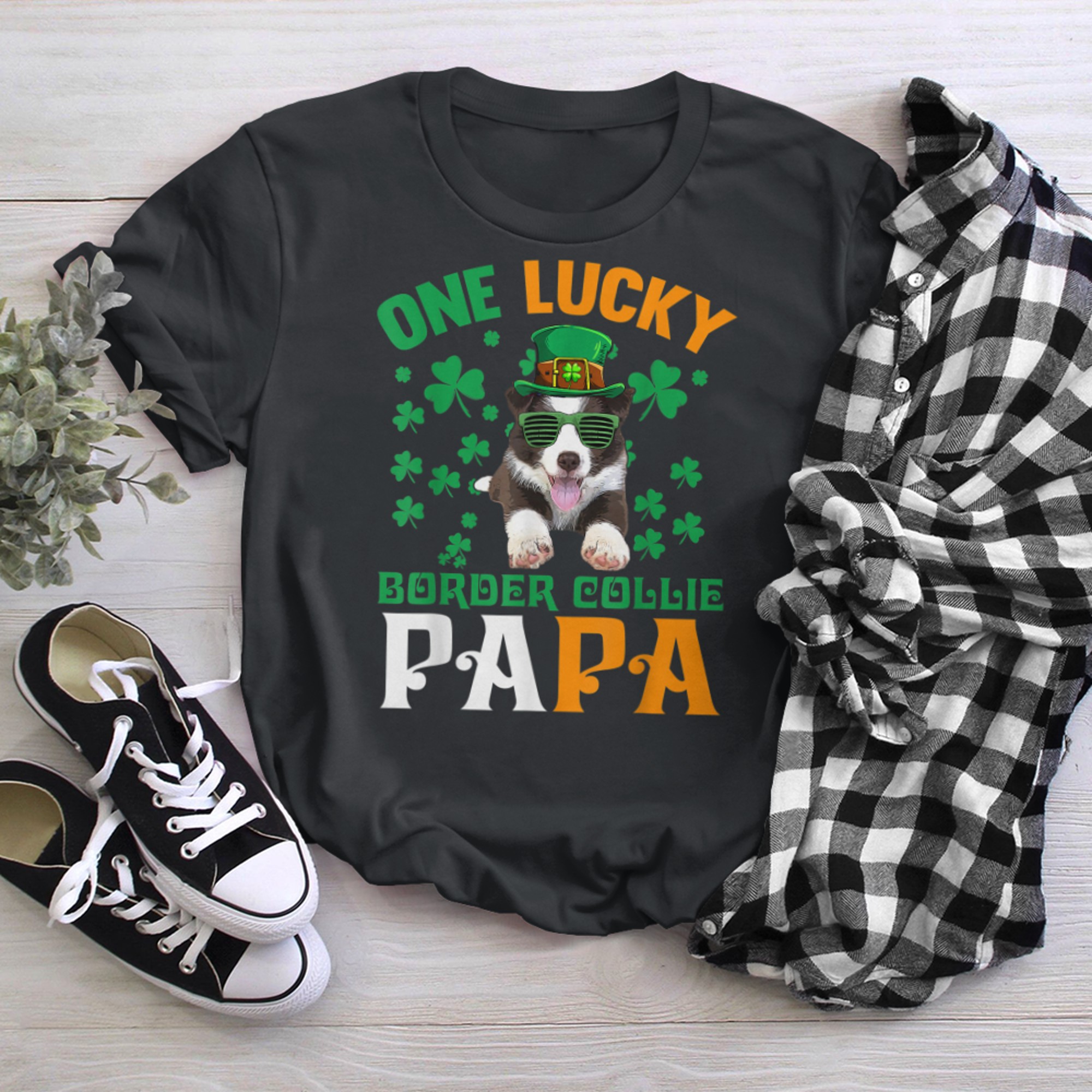 One Lucky Dog Papa Funny Border Collie Dad St Patricks Day t-shirt black