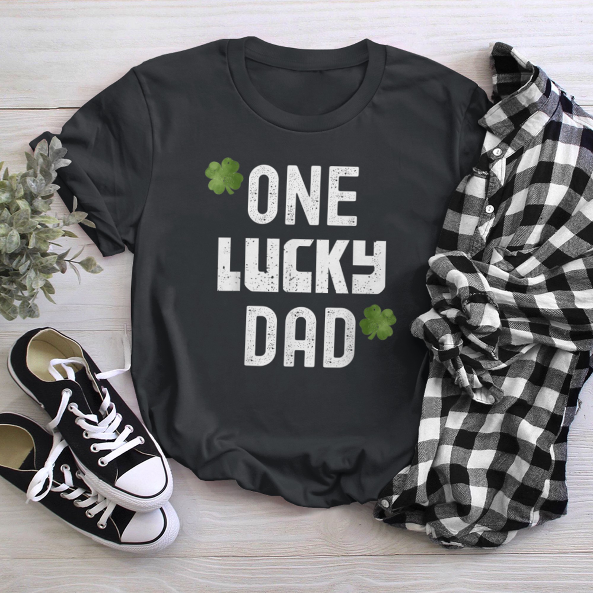 One Lucky Father, St Patrick's Day Dad t-shirt black