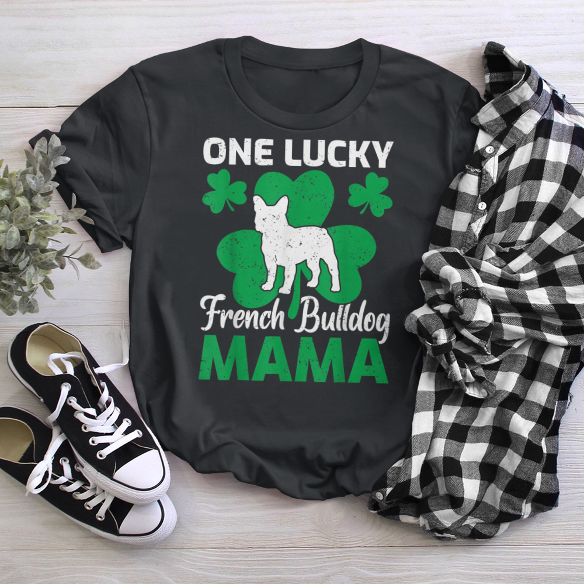 One Lucky French Bulldog Mama Shamrock St. Patrick's Day t-shirt black